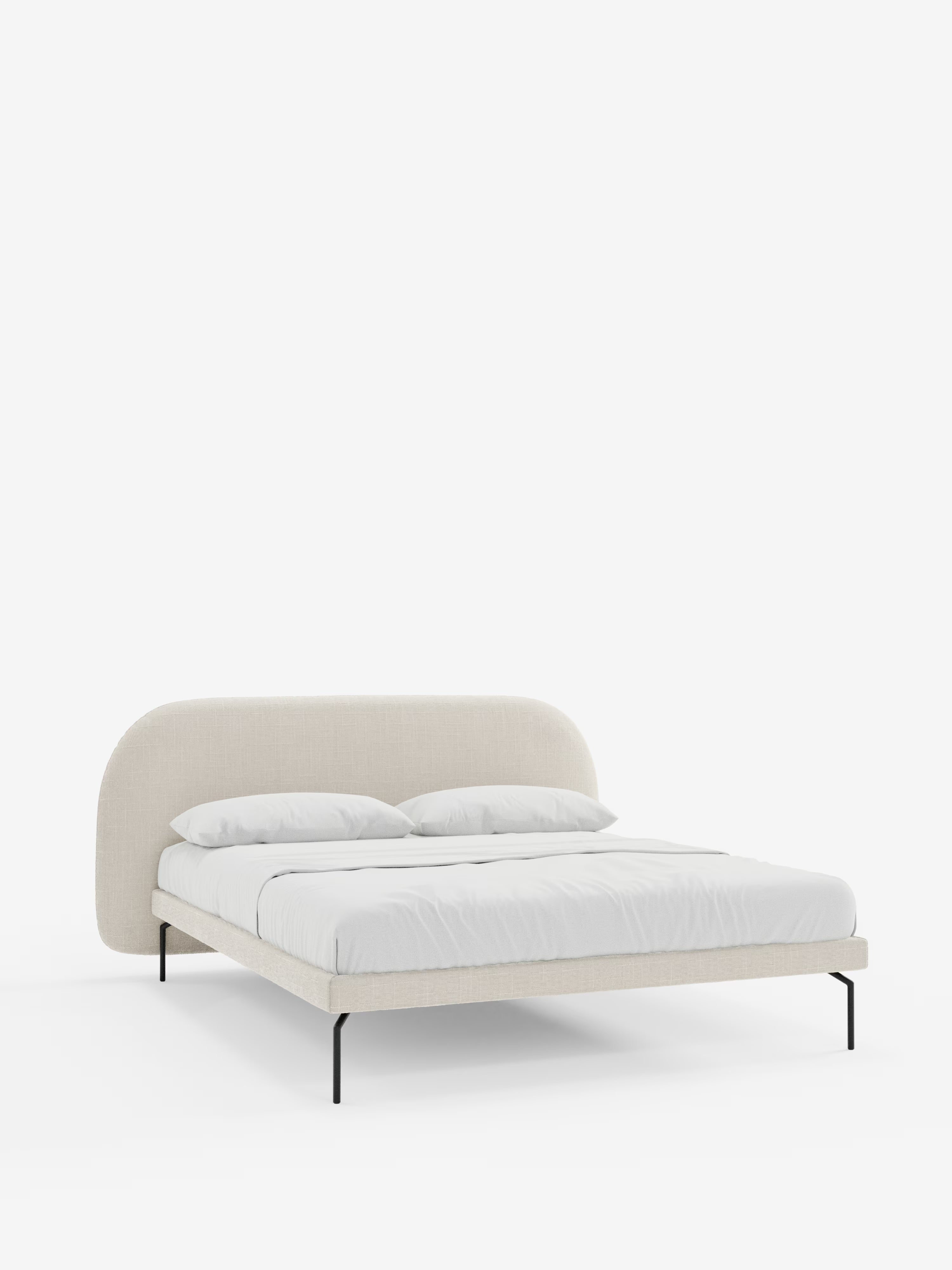 Soleil Cama acolchada de diseño con patas de metal y tejido jacquard antimanchas