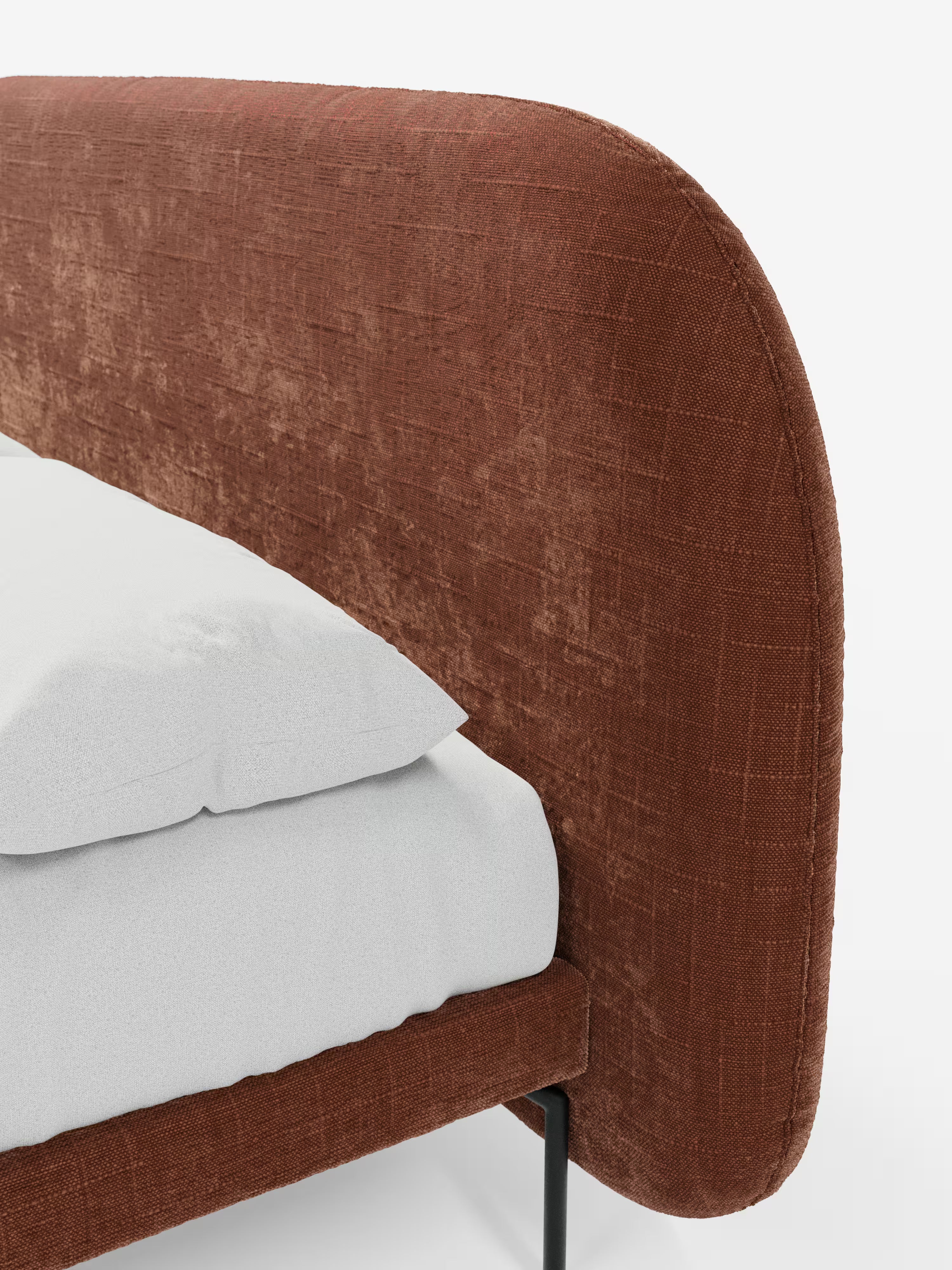 Soleil Cama acolchada de diseño con patas de metal y tejido jacquard antimanchas