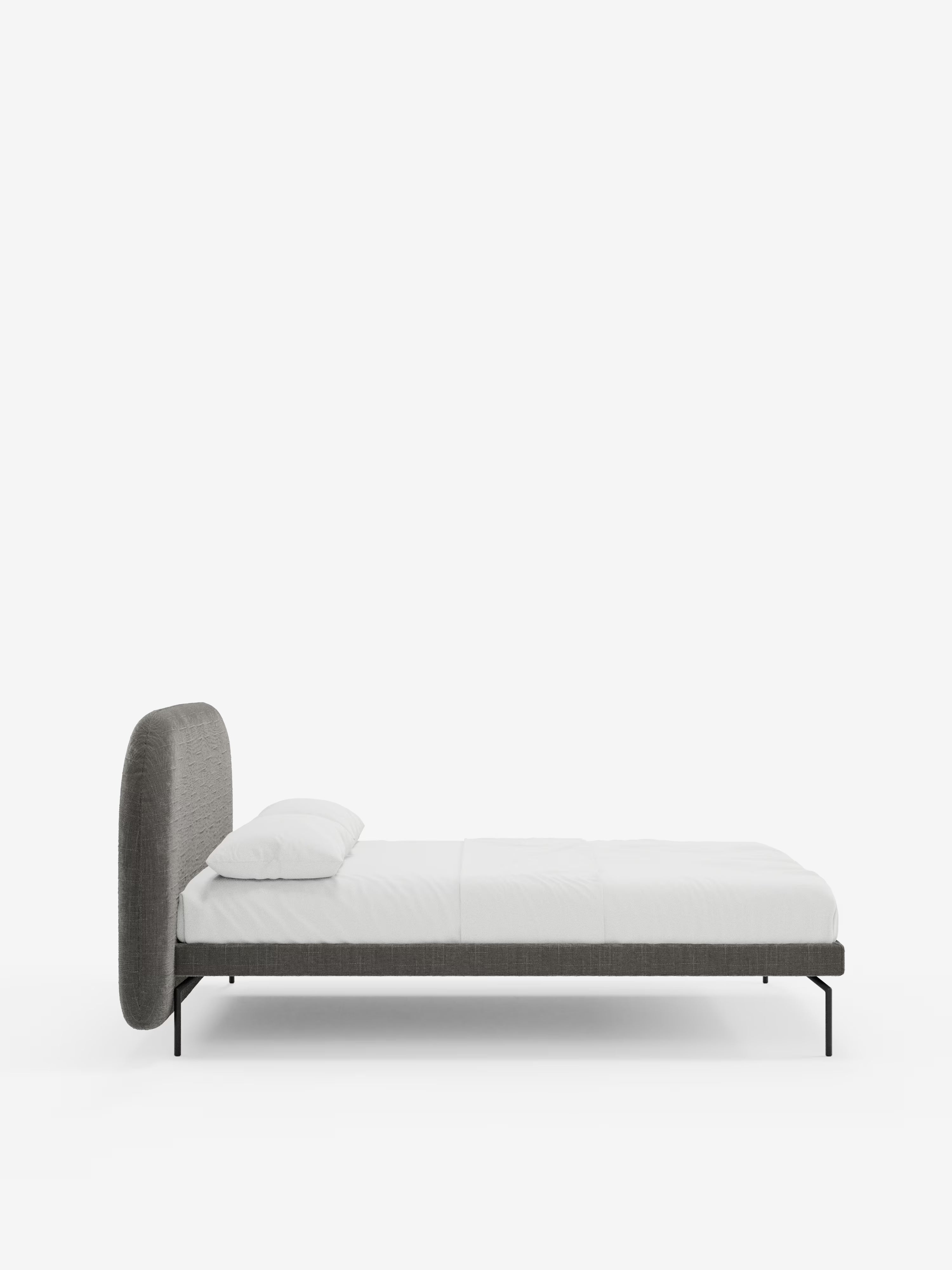 Soleil Cama acolchada de diseño con patas de metal y tejido jacquard antimanchas