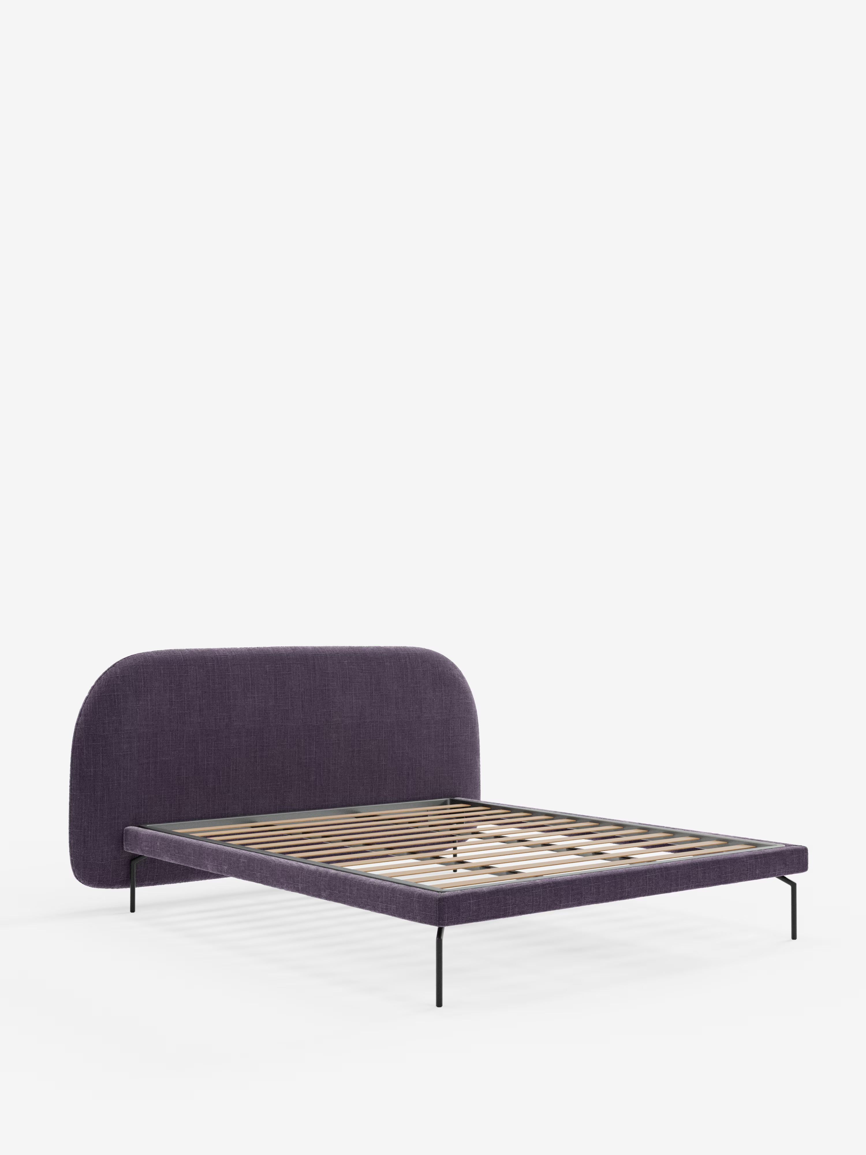 Soleil Cama acolchada de diseño con patas de metal y tejido jacquard antimanchas