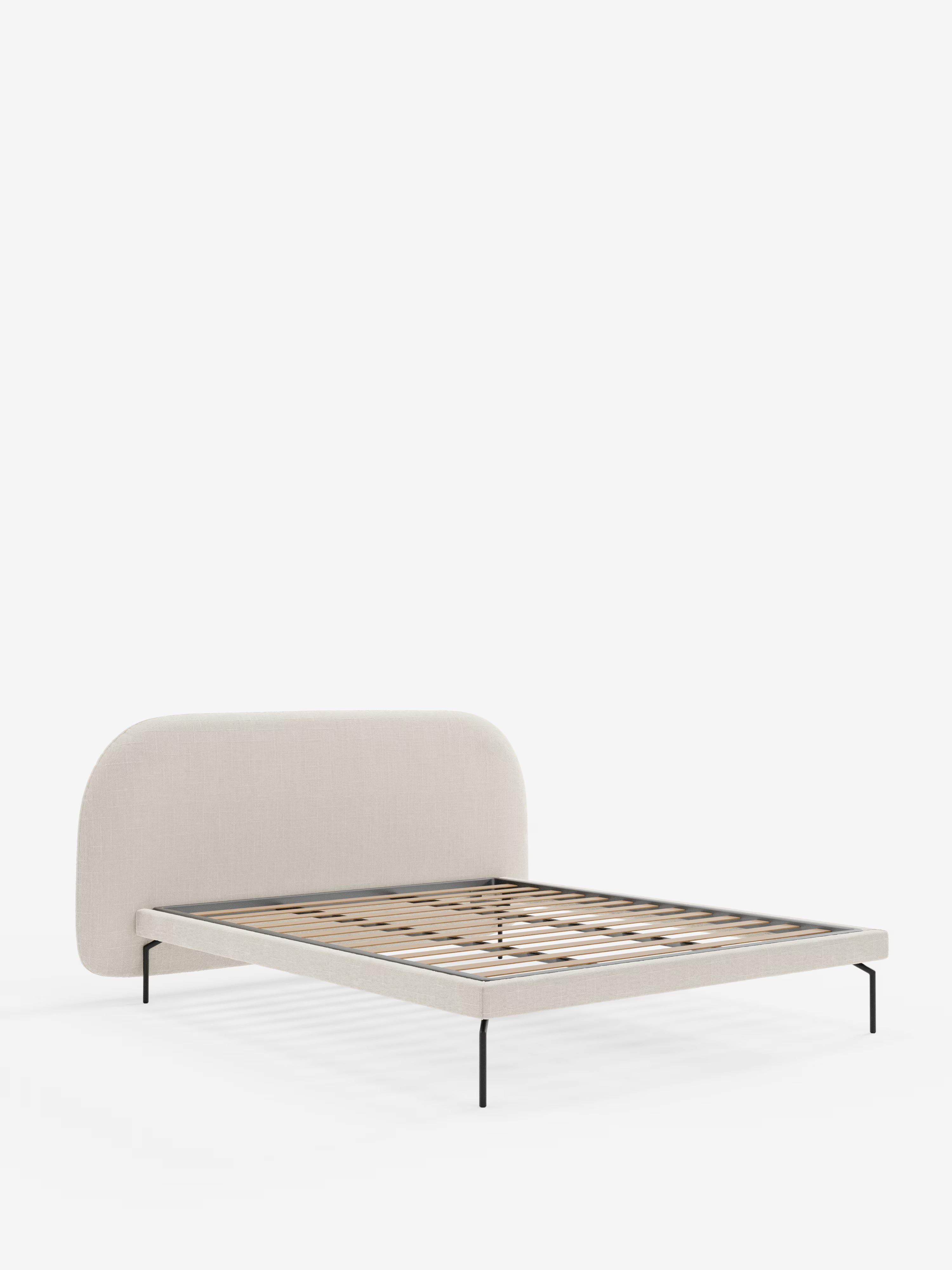 Soleil Cama acolchada de diseño con patas de metal y tejido jacquard antimanchas