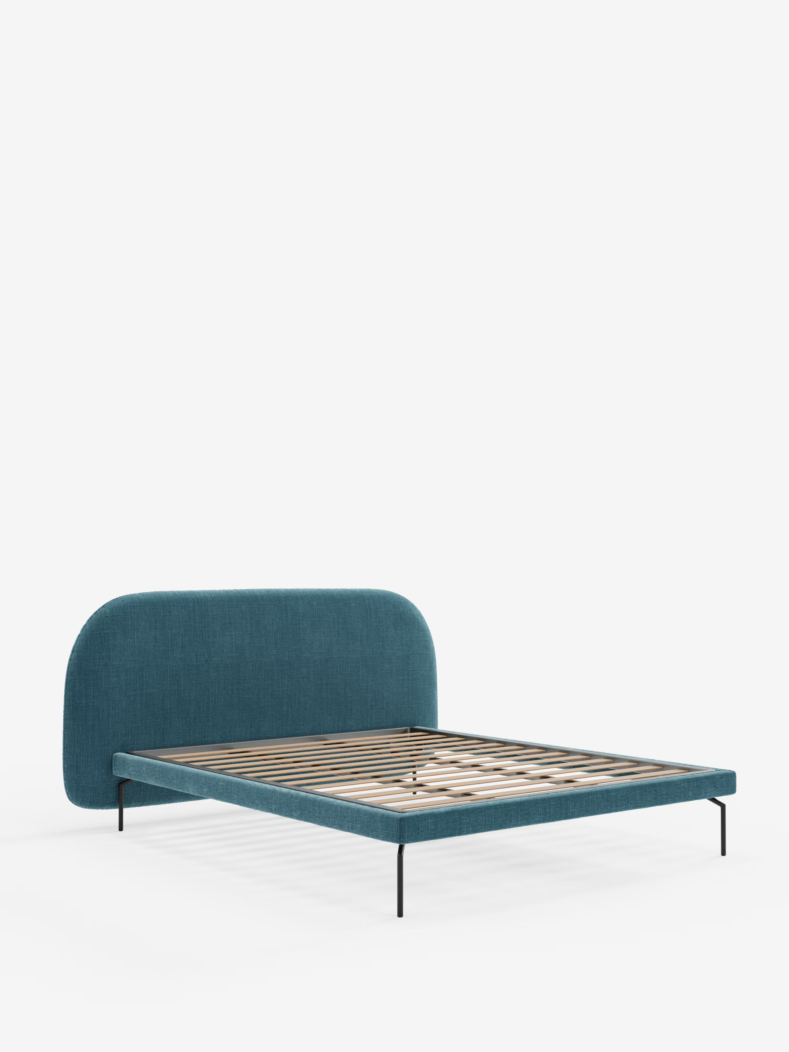 Soleil Cama acolchada de diseño con patas de metal y tejido jacquard antimanchas
