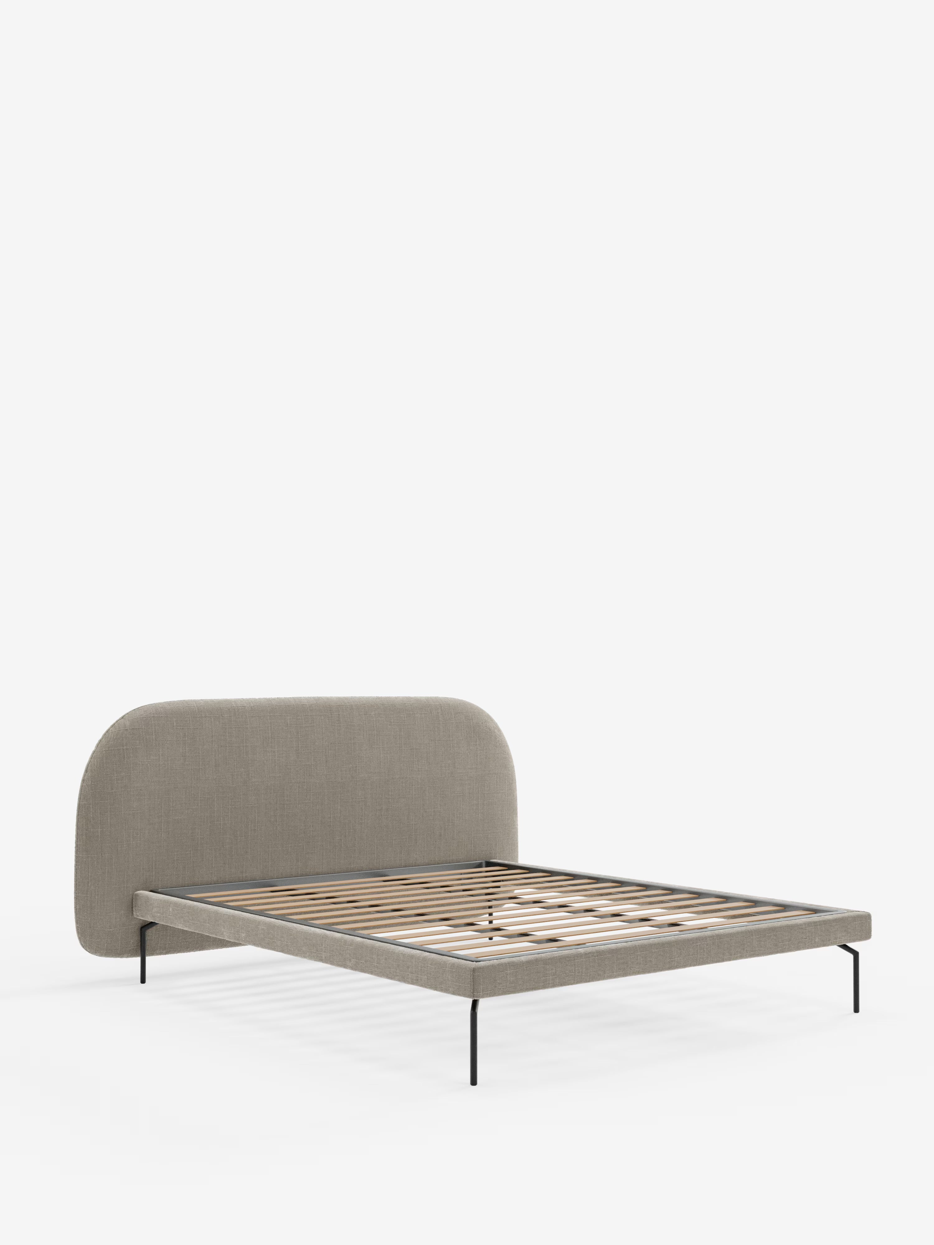 Soleil Cama acolchada de diseño con patas de metal y tejido jacquard antimanchas