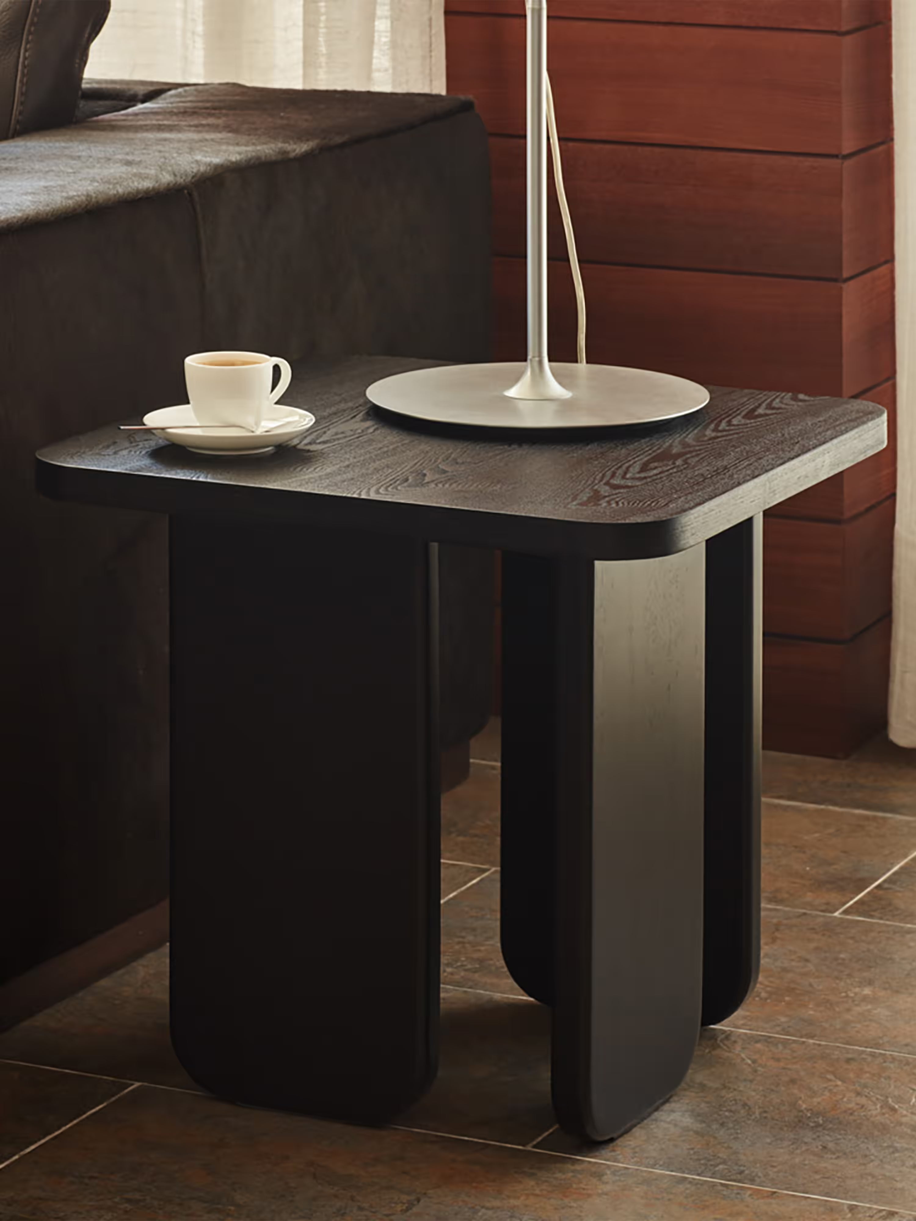 ARQ Side table in natural or black ash - Side table 48×48 cm