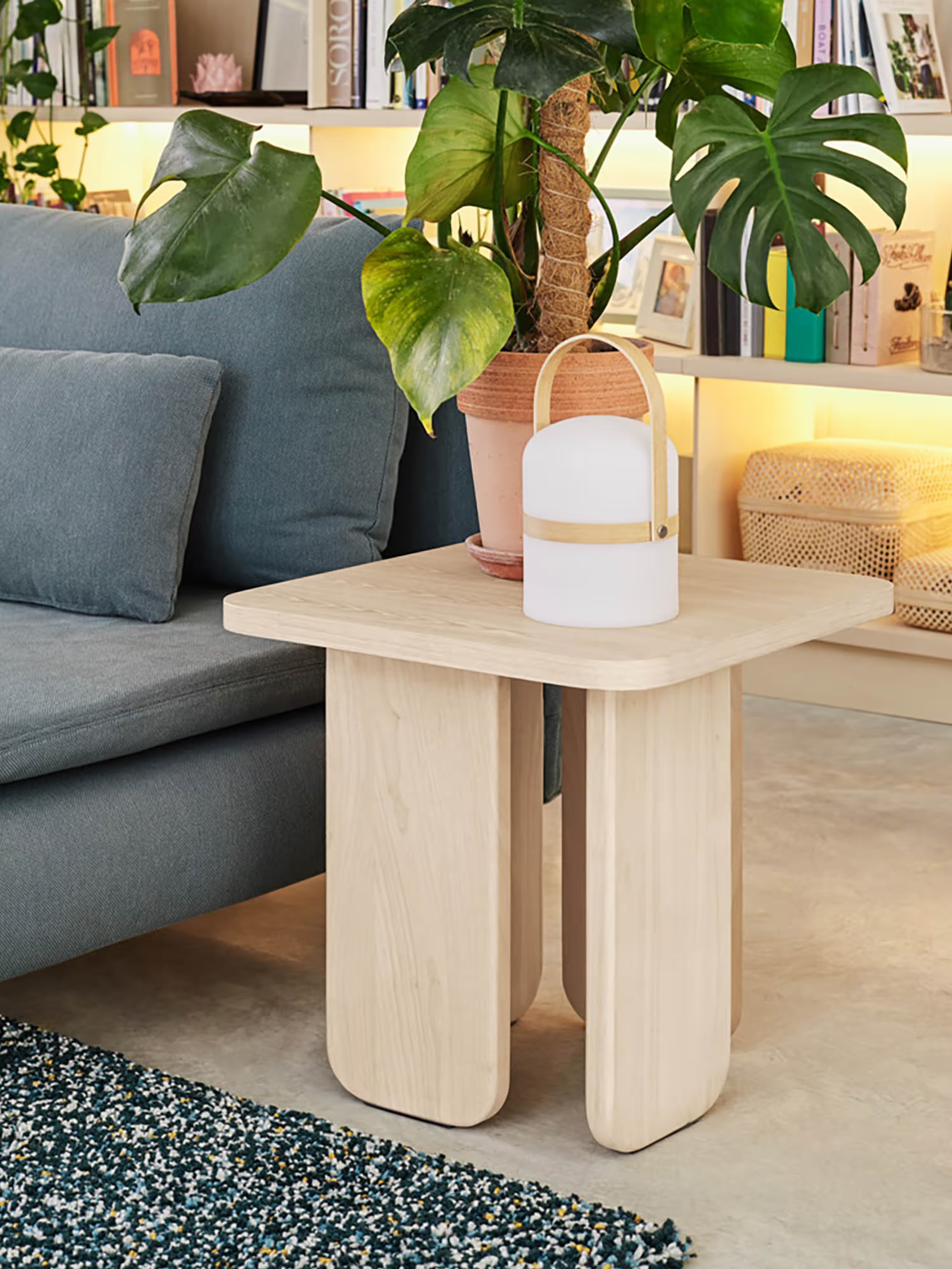 ARQ Side table in natural or black ash - Side table 48×48 cm