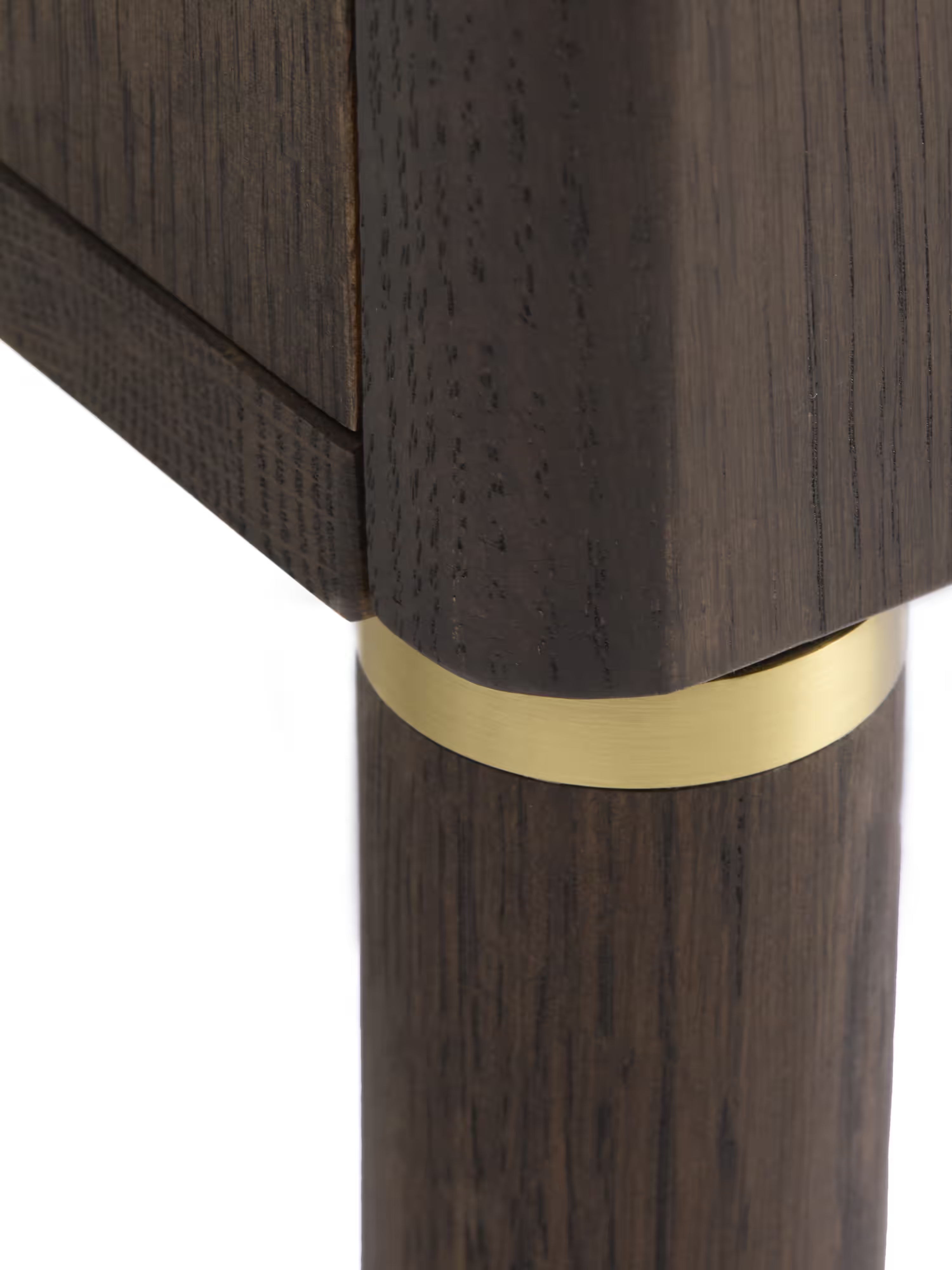 Mueble TV Arun en madera maciza oscura y acabados de latón 160 x 55 cm