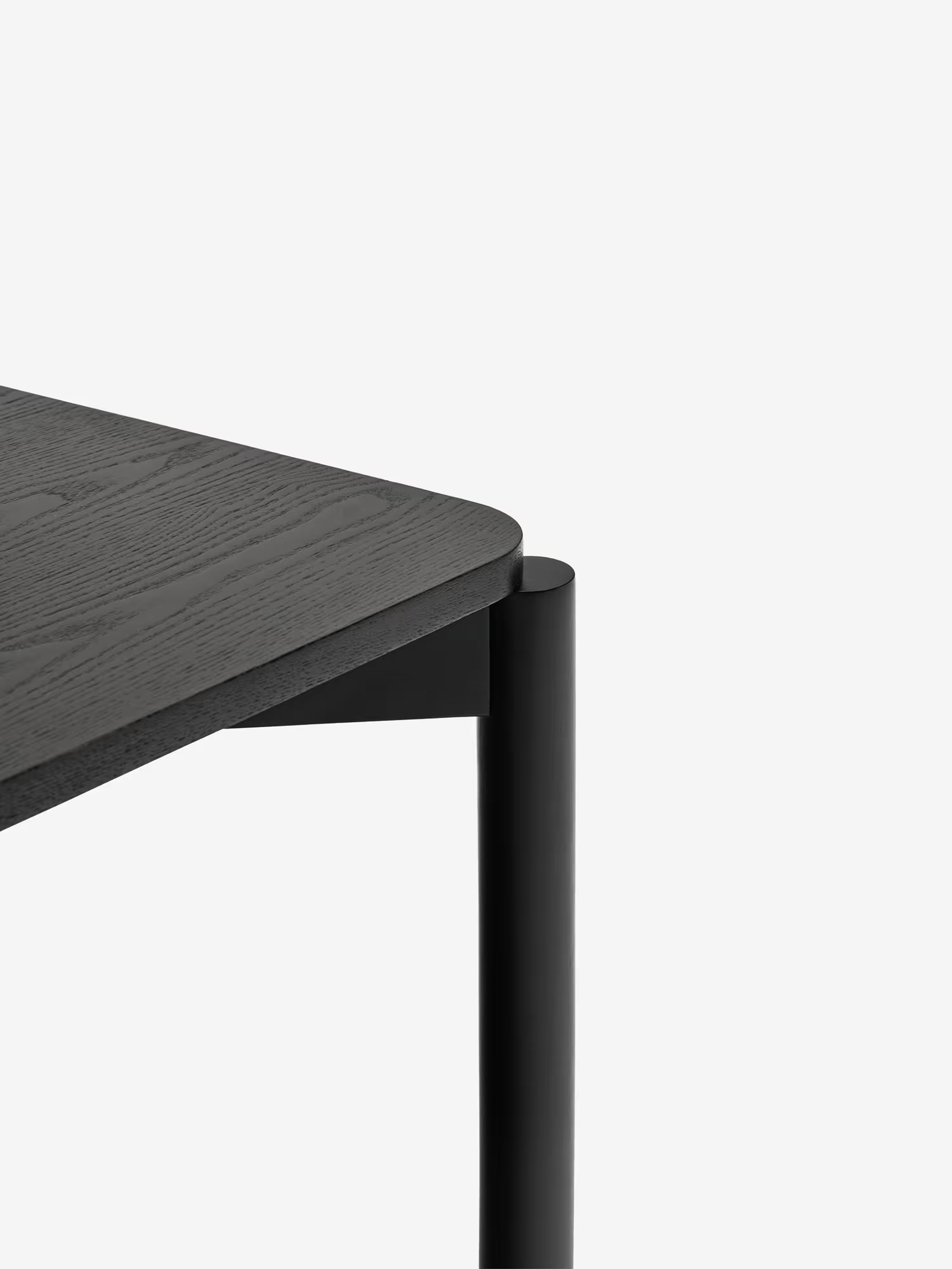 Atlas niedriger Couchtisch aus schwarzem Eschenholz - modernes Design 110 x 40 cm