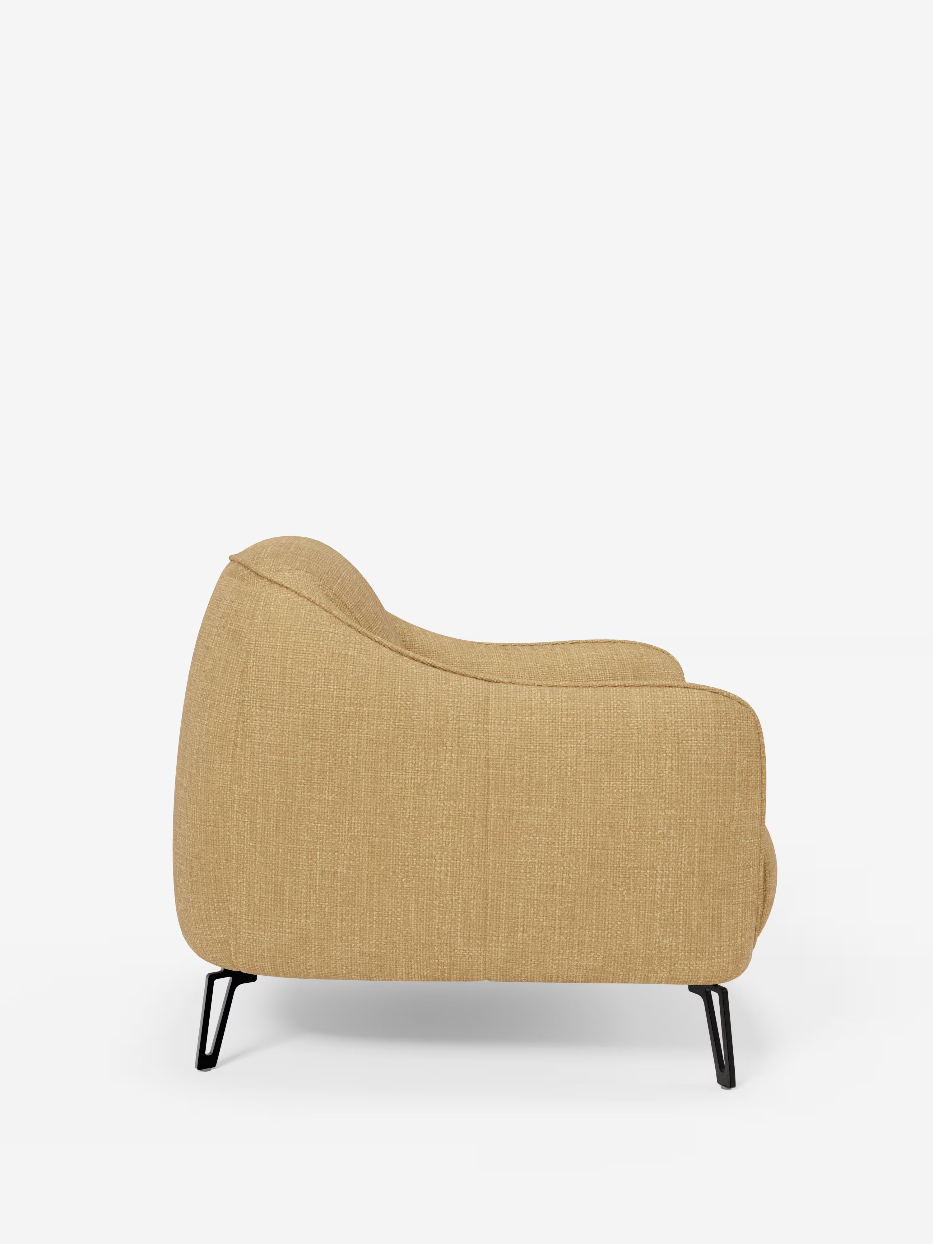 Avela poltroncina moderna dal comfort avvolgente in tessuto impermeabile