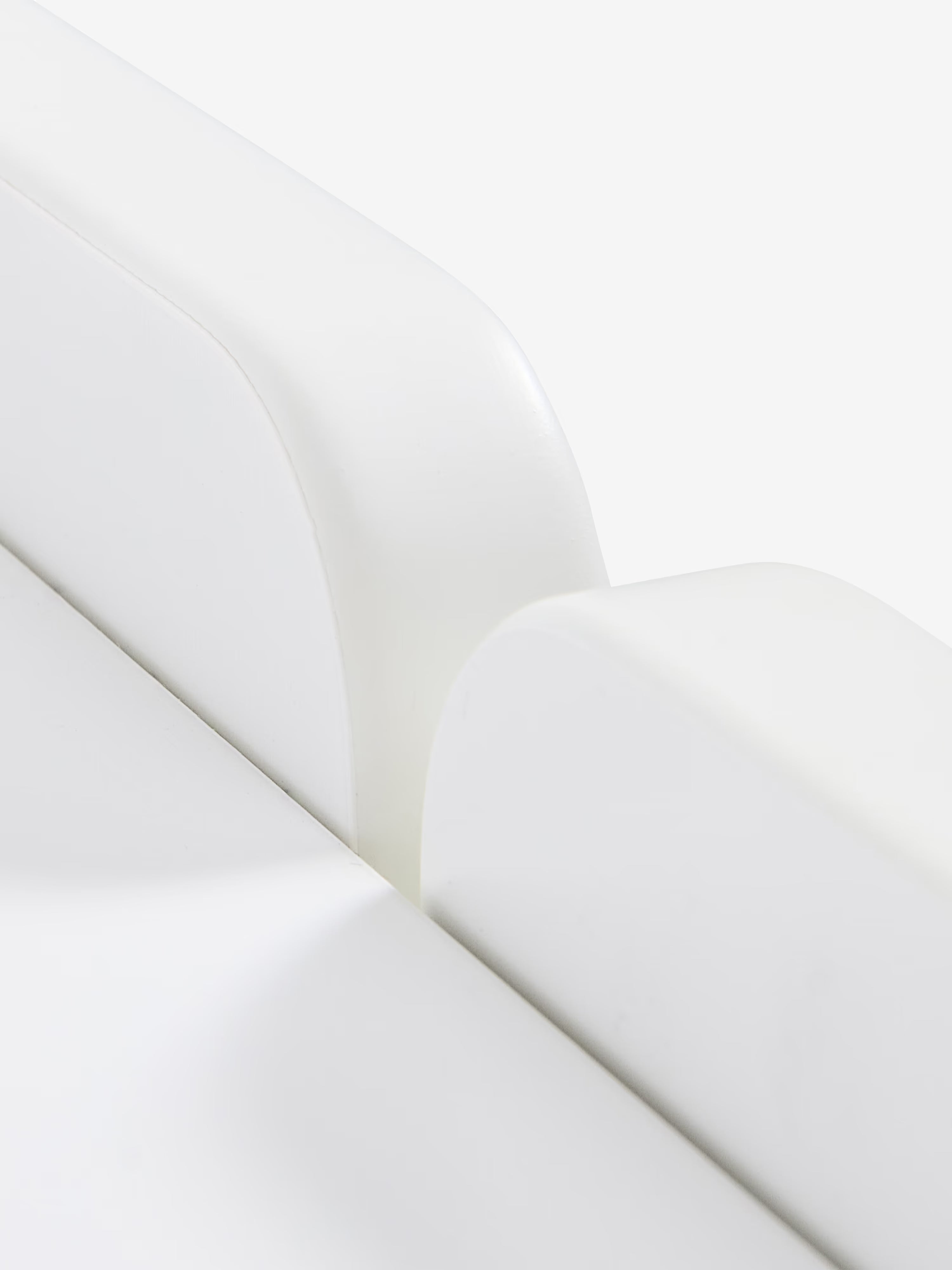 Bera TV unit in white lacquered MDF with rounded edges – modern design 160 x 45 cm