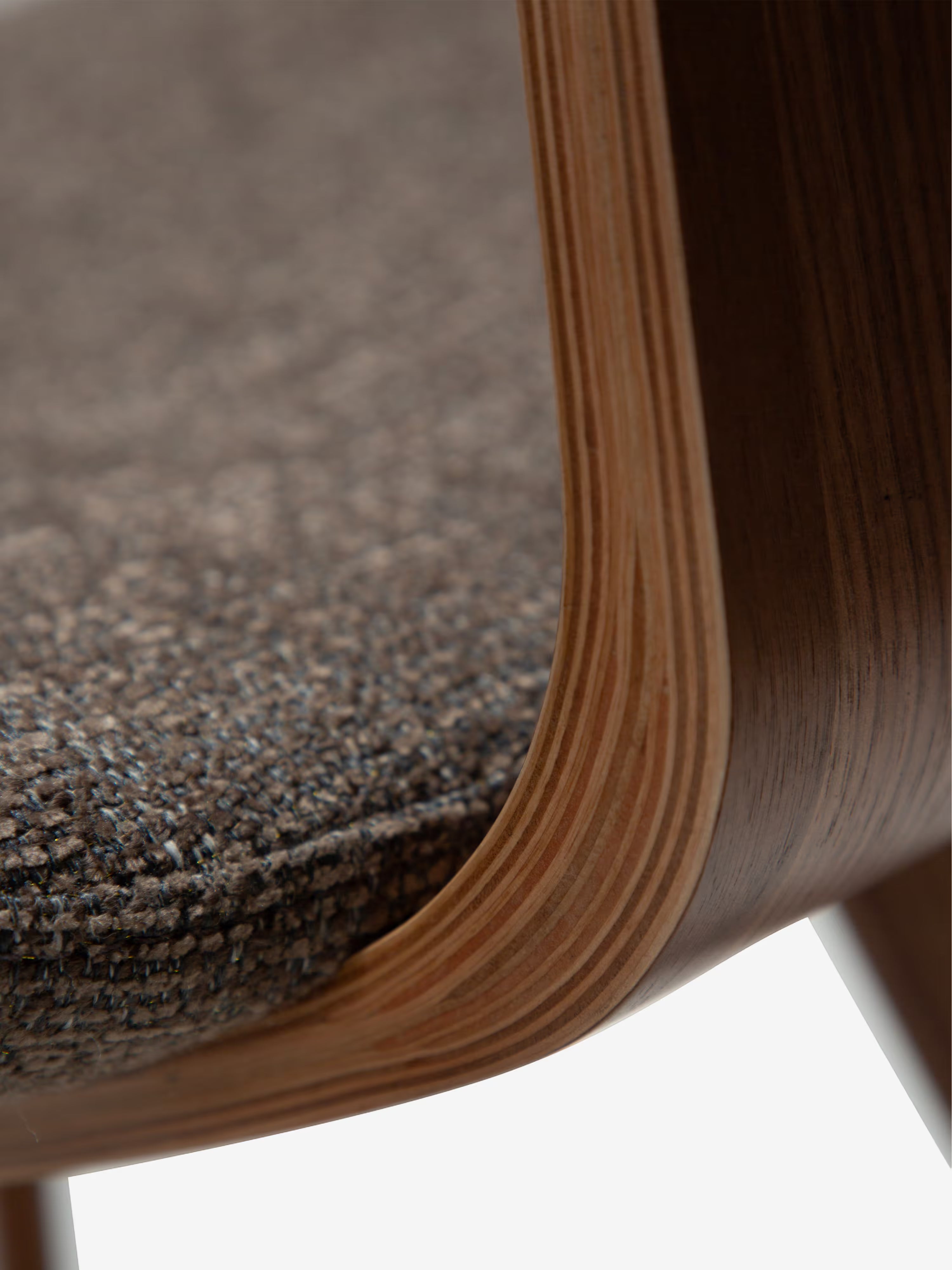 Buckle Chaise en bouclé avec pieds en bois massif - design scandinave futuriste