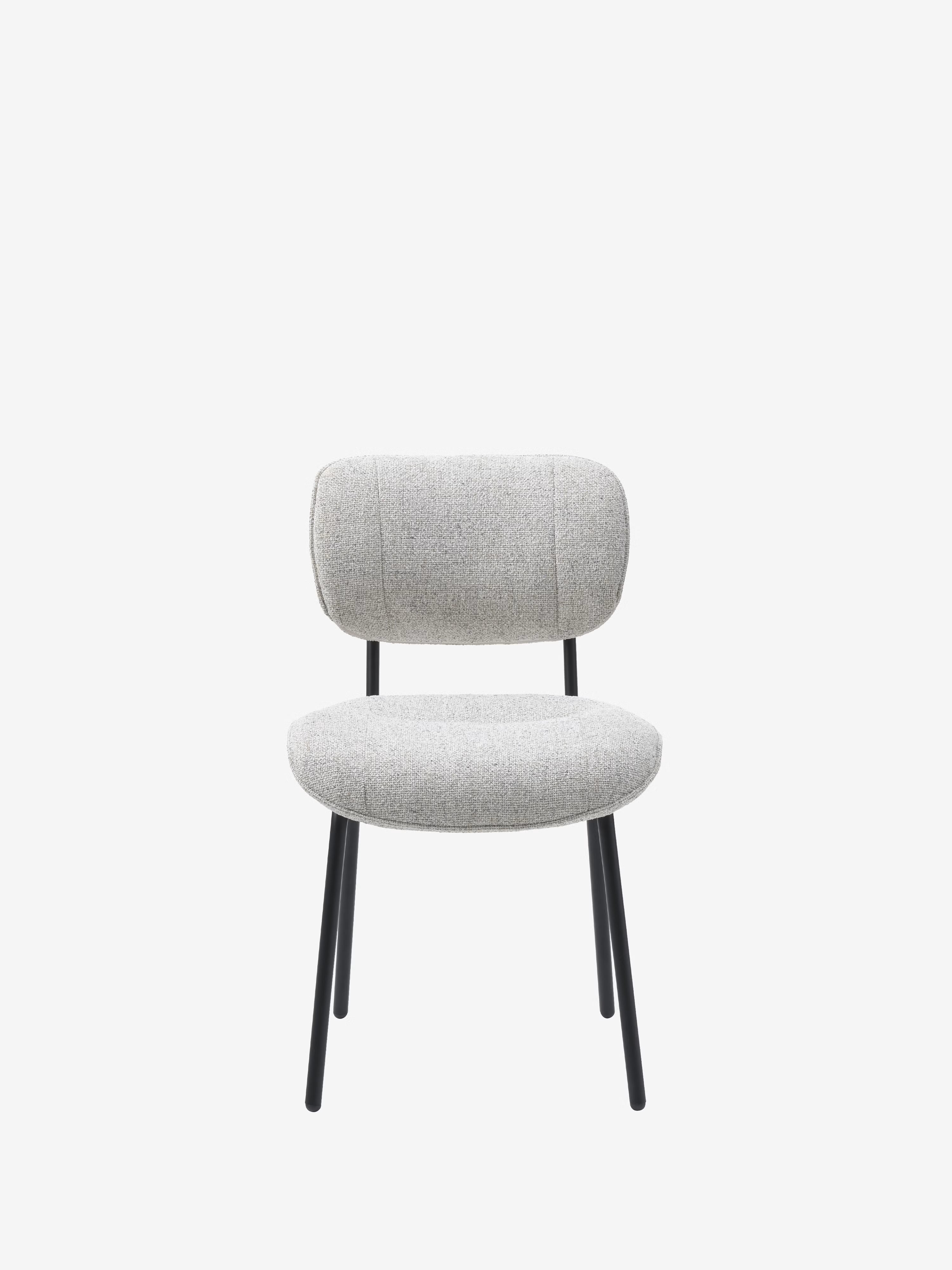 Chaise Buffalo en tissu bouclé mélangé avec base en métal noir
