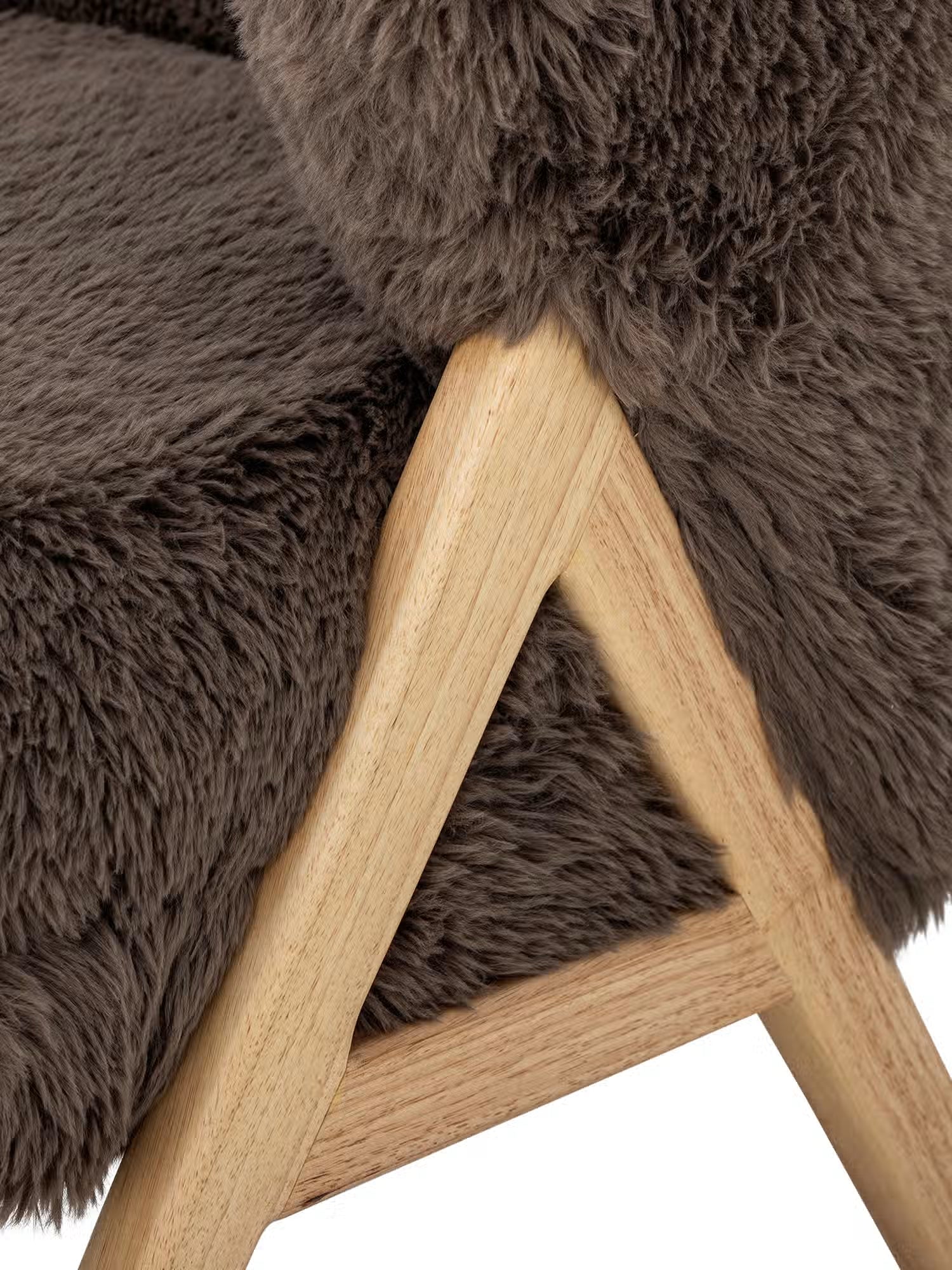 Camino Poltroncina lounge in teddy a pelo lungo marrone con struttura in legno FSC®