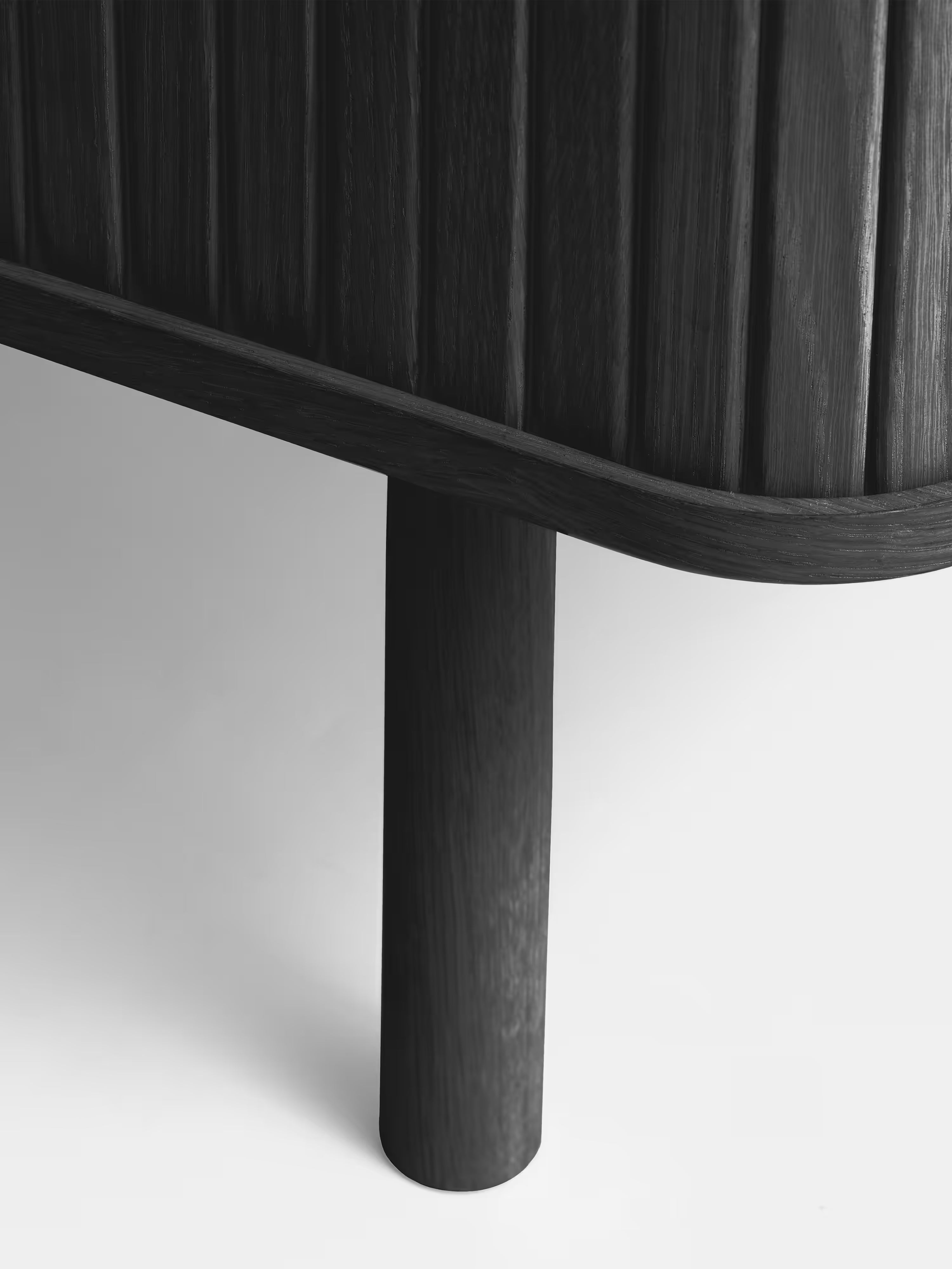 Cavo aparador alto en roble negro chapado - 2 puertas 113 x 90 cm