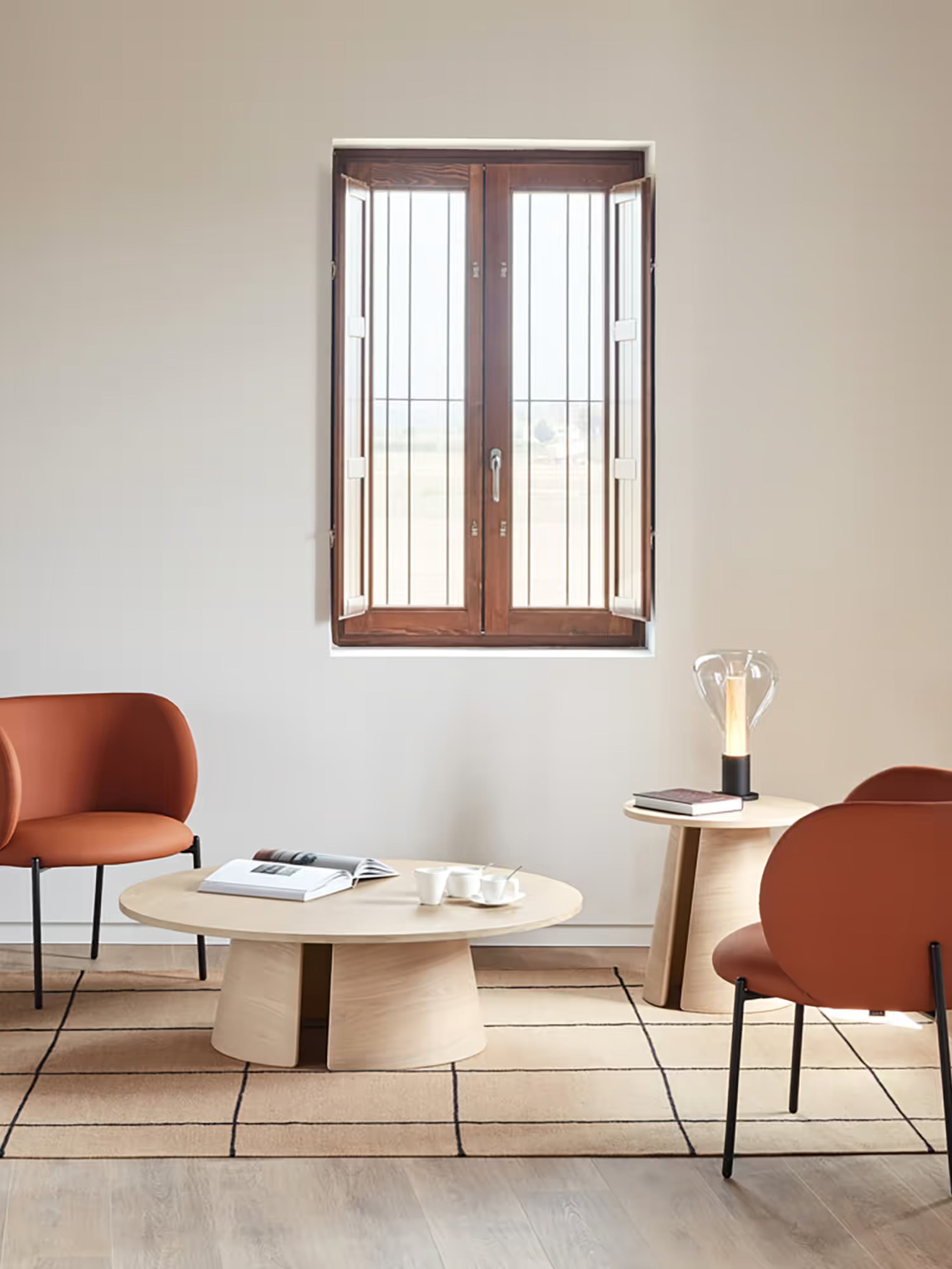 Cep Tavolino d’appoggio rotondo in rovere chiaro curvato - anche comodino 50 x 50 cm