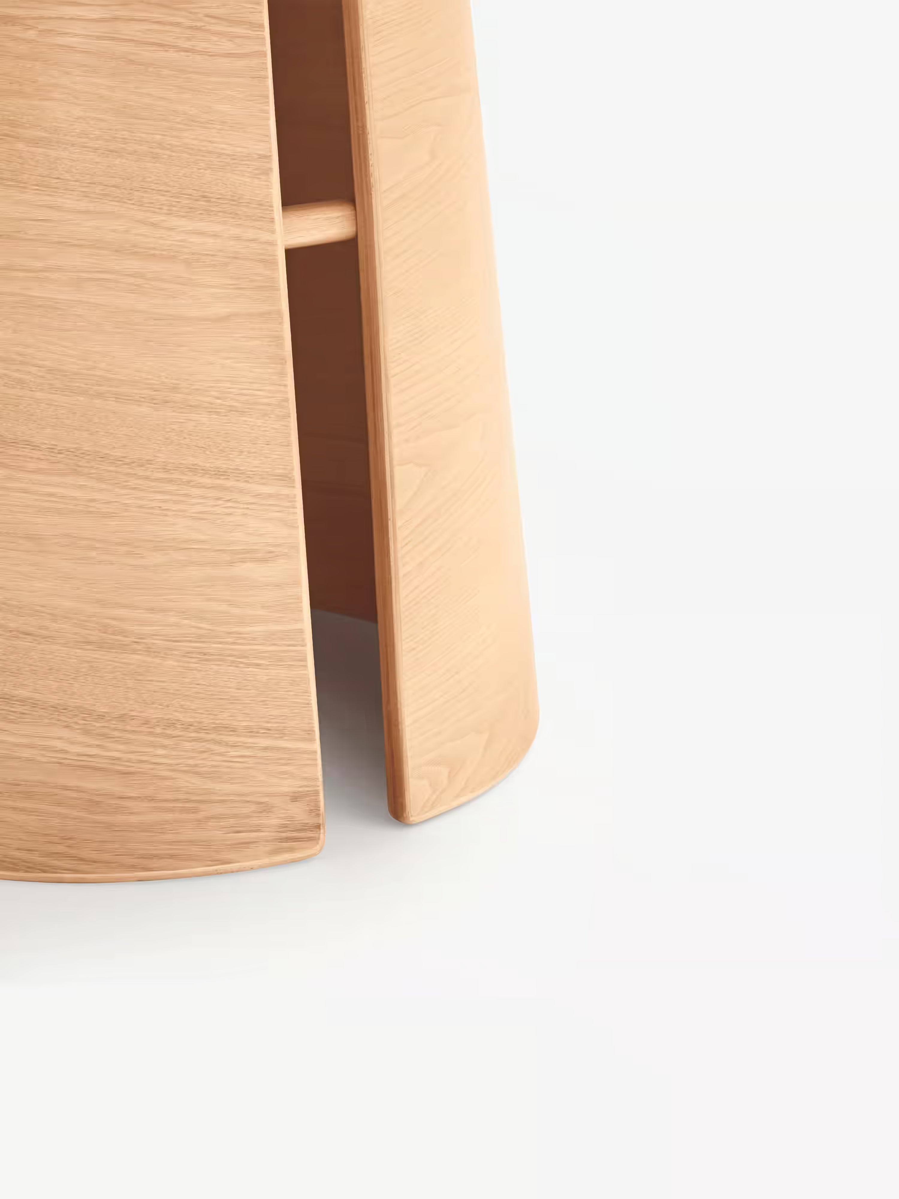 Cep mesa redonda de roble y madera curvada Ø 65 cm