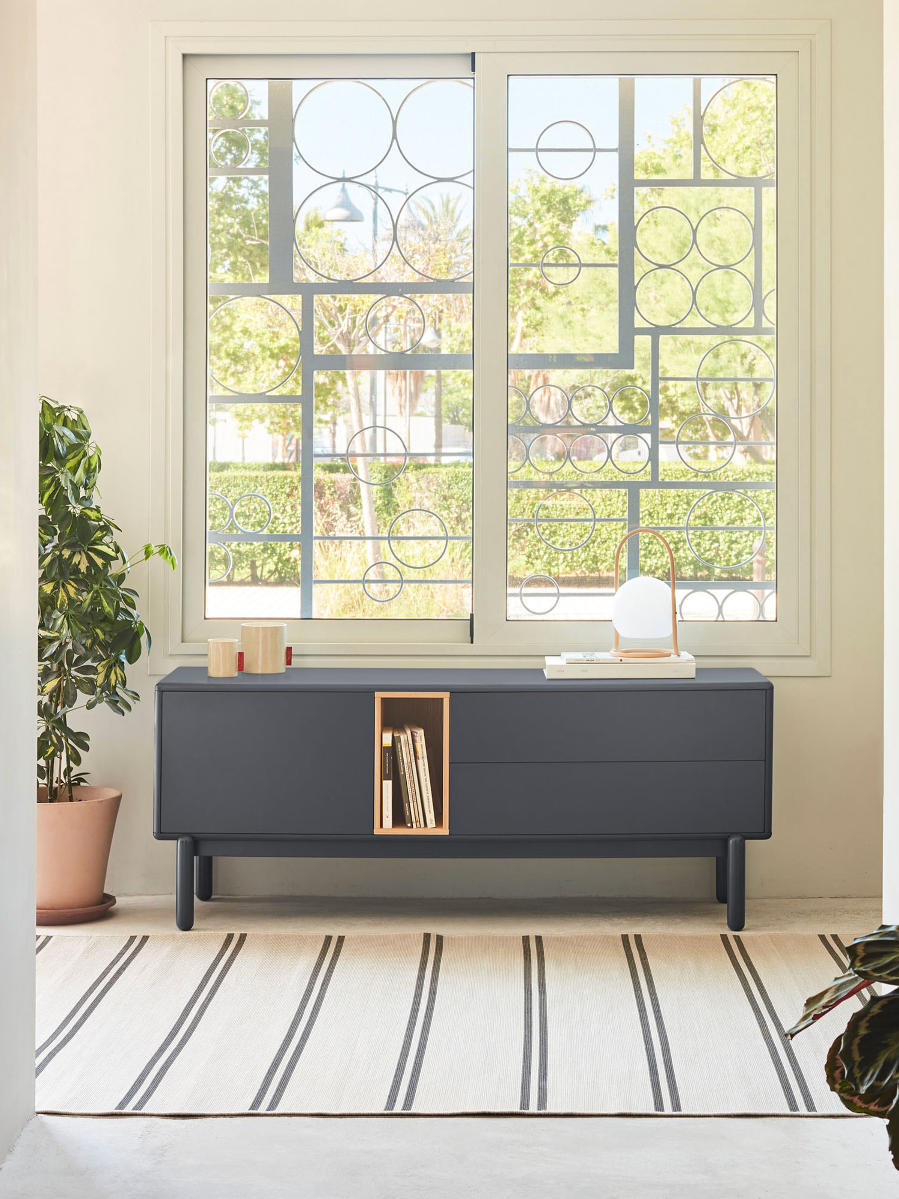 Corvo mueble para TV gris antracita y roble natural - base de madera maciza 140 x 56 cm