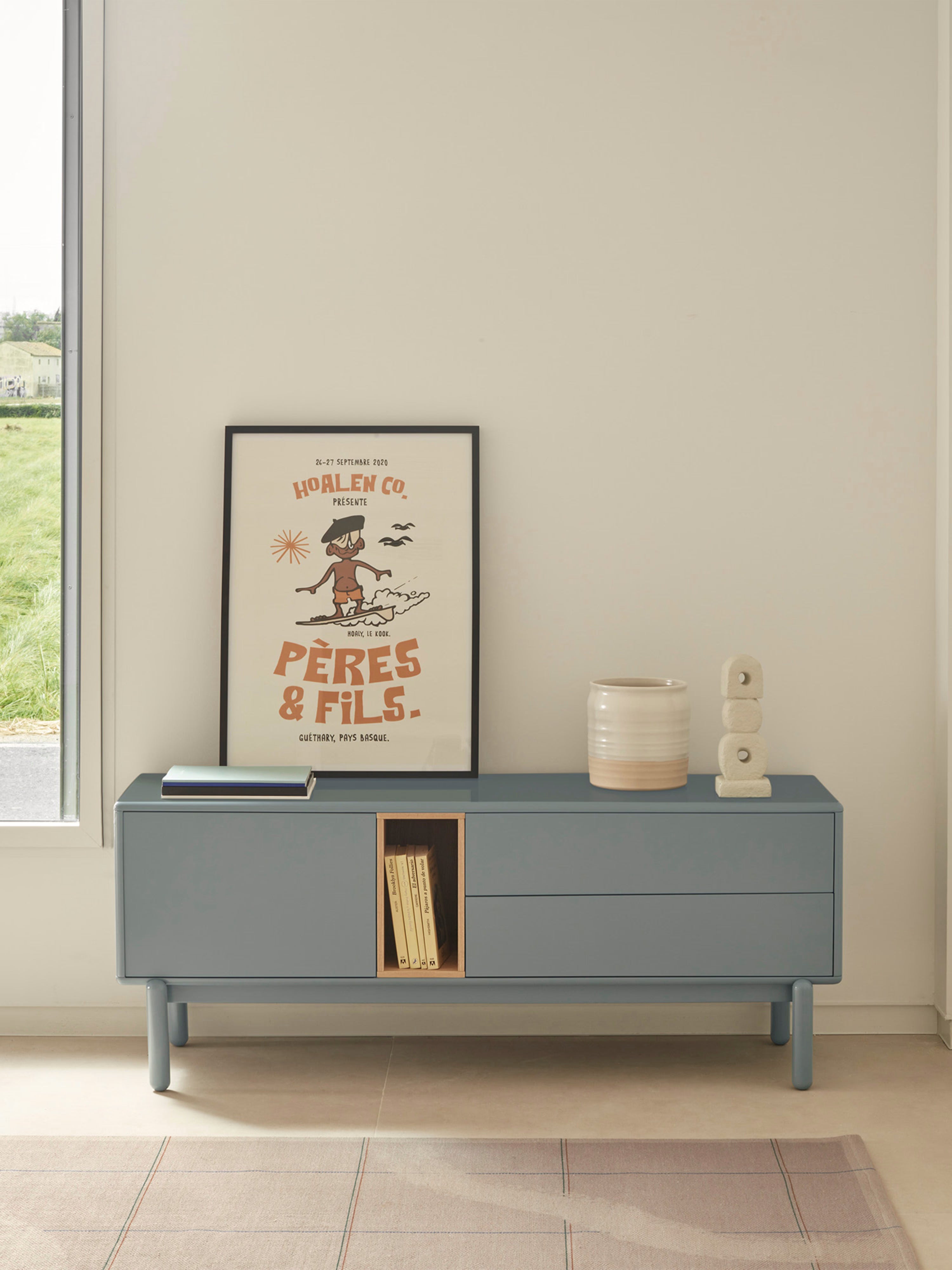 Corvo mueble para TV azul grisáceo y roble natural - base de madera maciza 140 x 56 cm