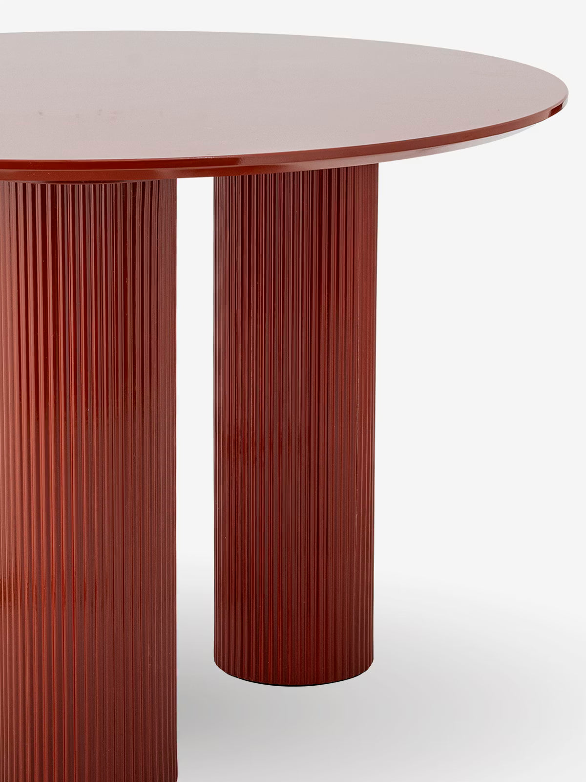 Della Mesa de comedor redonda roja Ø110 cm de MDF FSC® con base escultórica