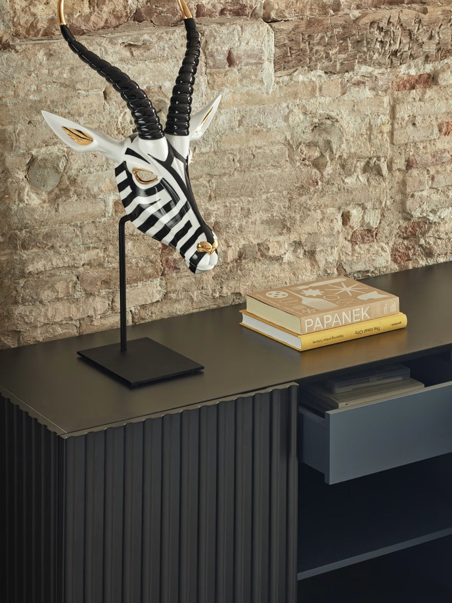 Doric aparador bajo en MDF negro - aparador de 3 puertas 148 x 70 cm