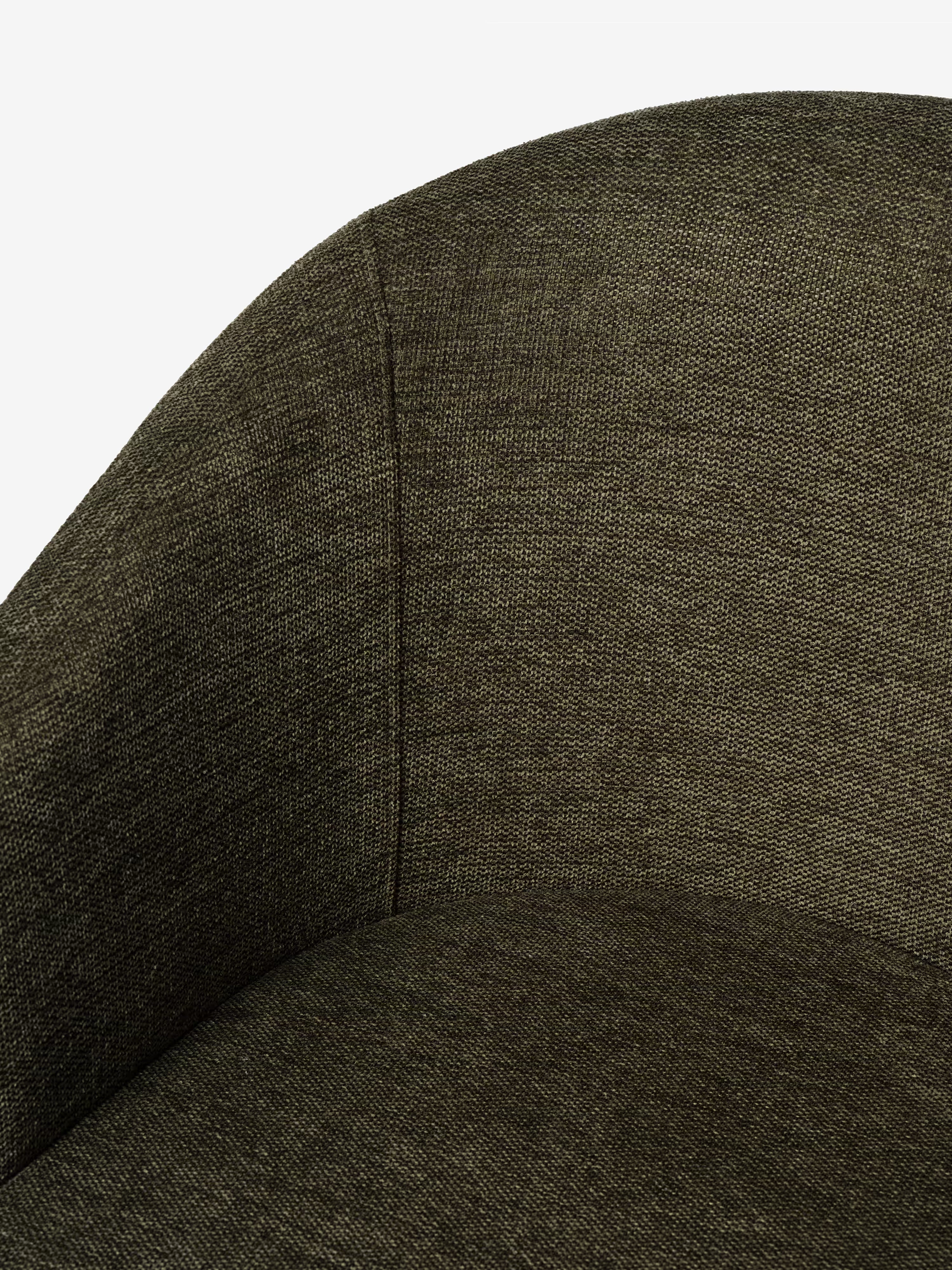 Easton Chaise rembourrée en tissu design enveloppant avec accoudoirs et pieds en métal noir