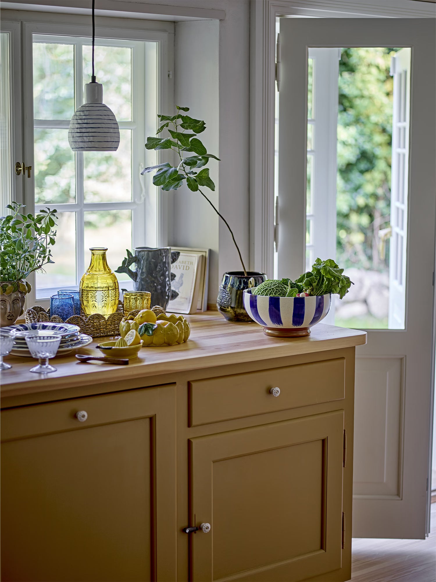 Elga Lámpara colgante de gres blanco decorado a mano de estilo mediterráneo