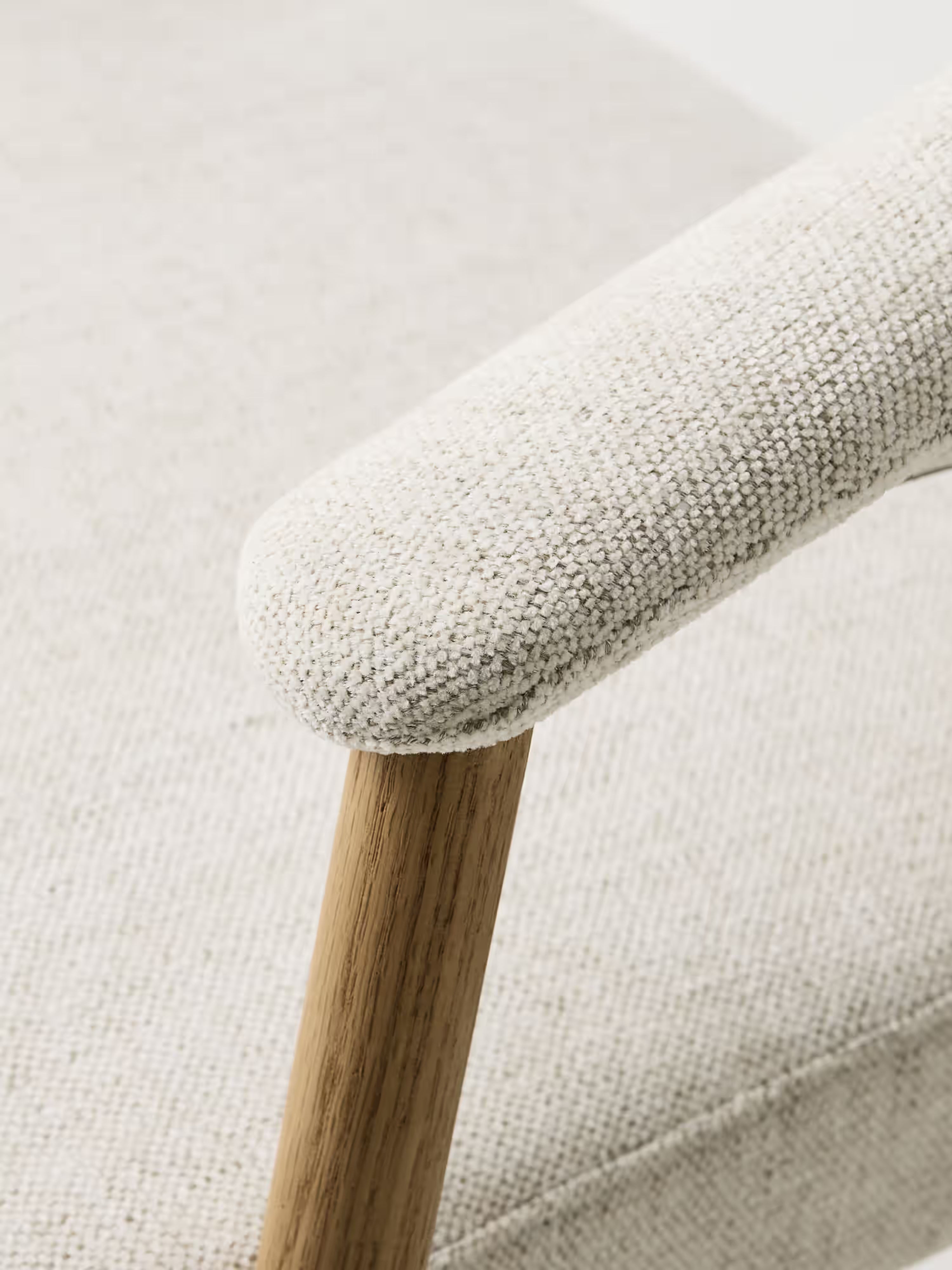 Elk chaise en velours côtelé crème et bois chêne naturel - design moderne et durable