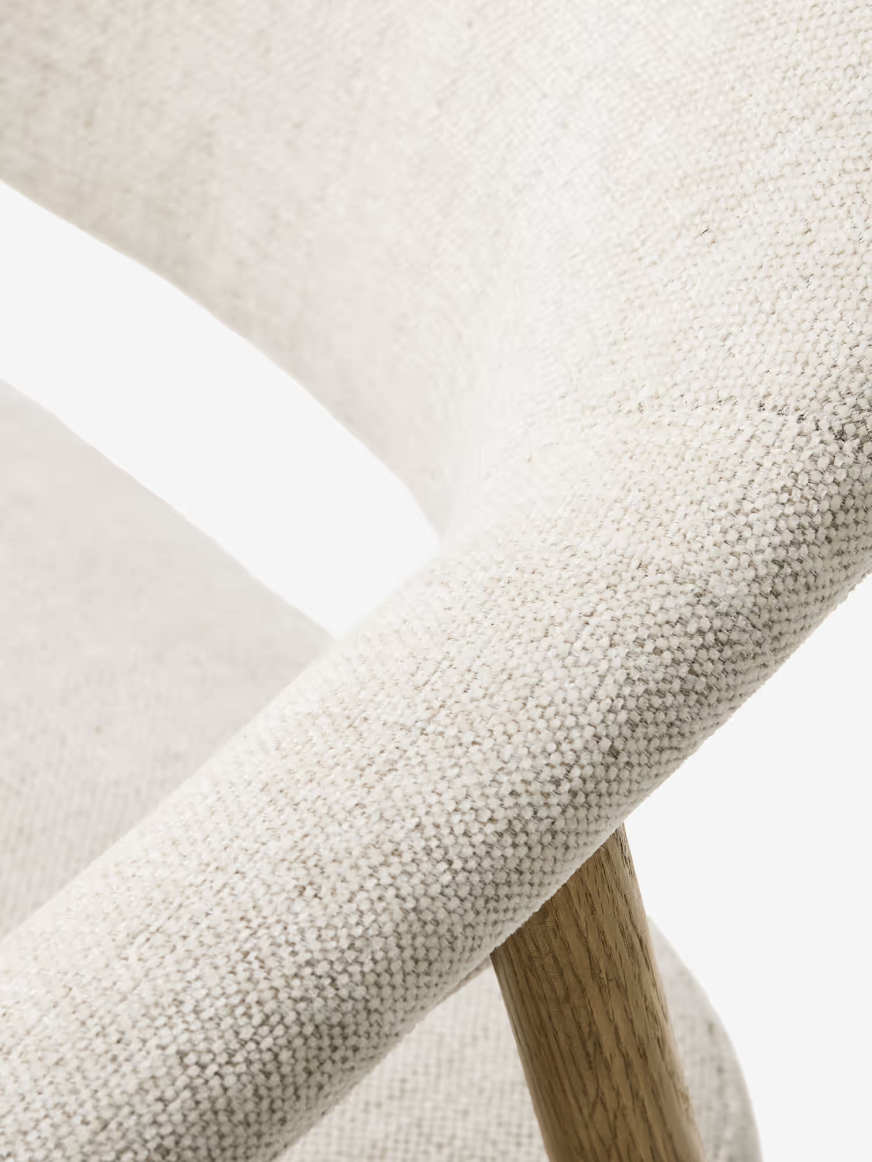 Elk chaise en velours côtelé crème et bois chêne naturel - design moderne et durable
