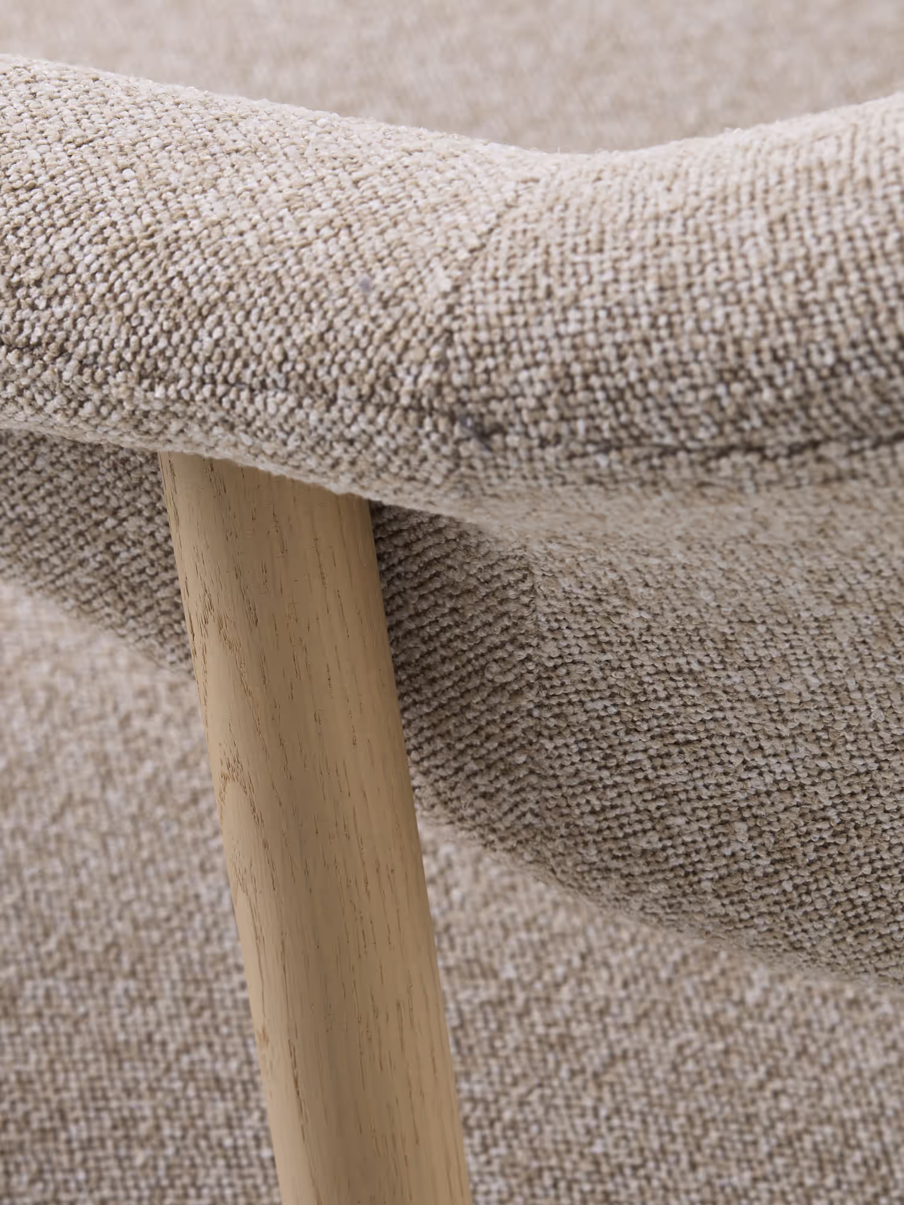 Elk chaise en tissu sable et bois chêne naturel - design moderne et durable