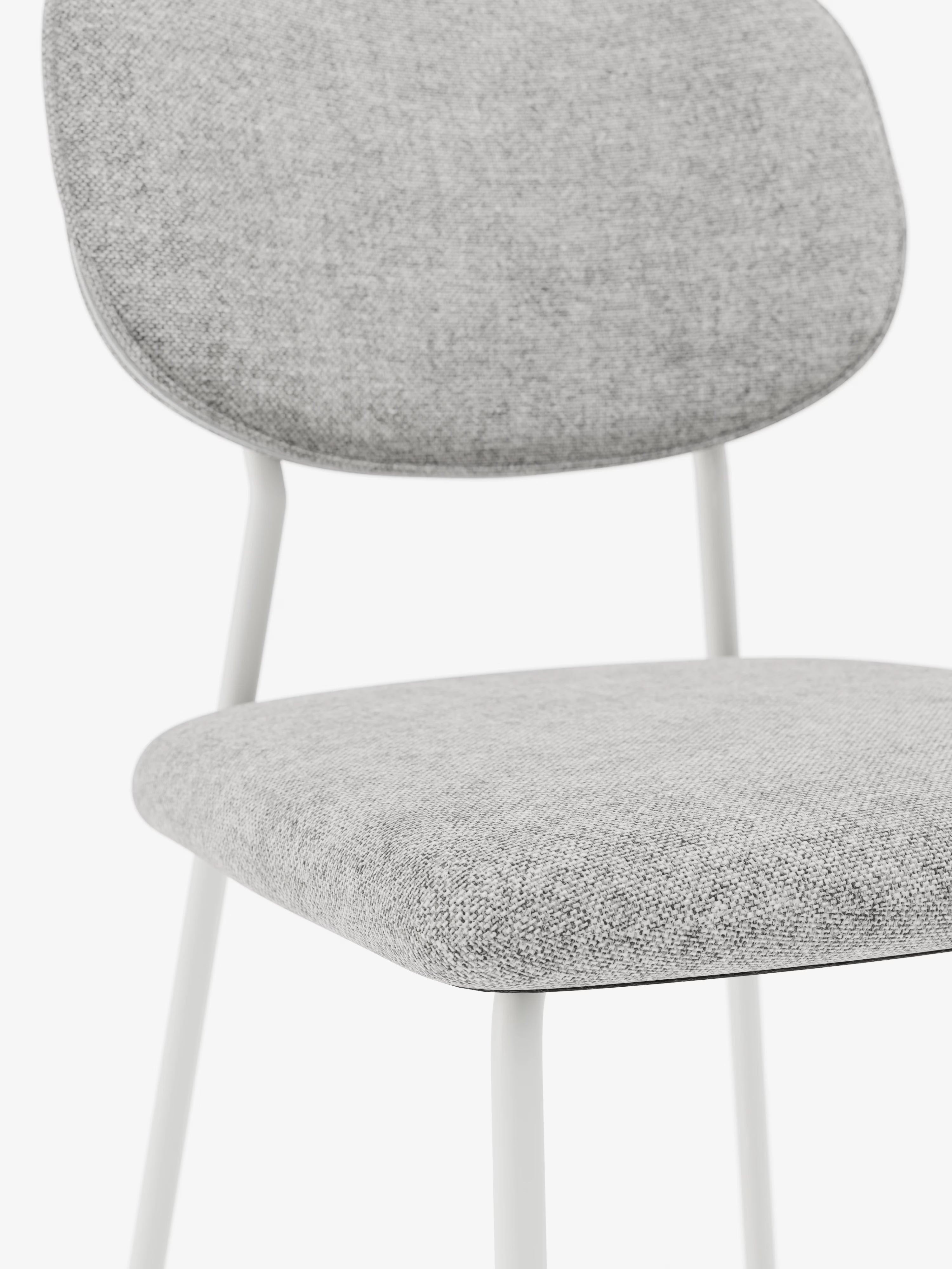 Ellis chaise en tissu gris clair avec pieds en métal peint blanc