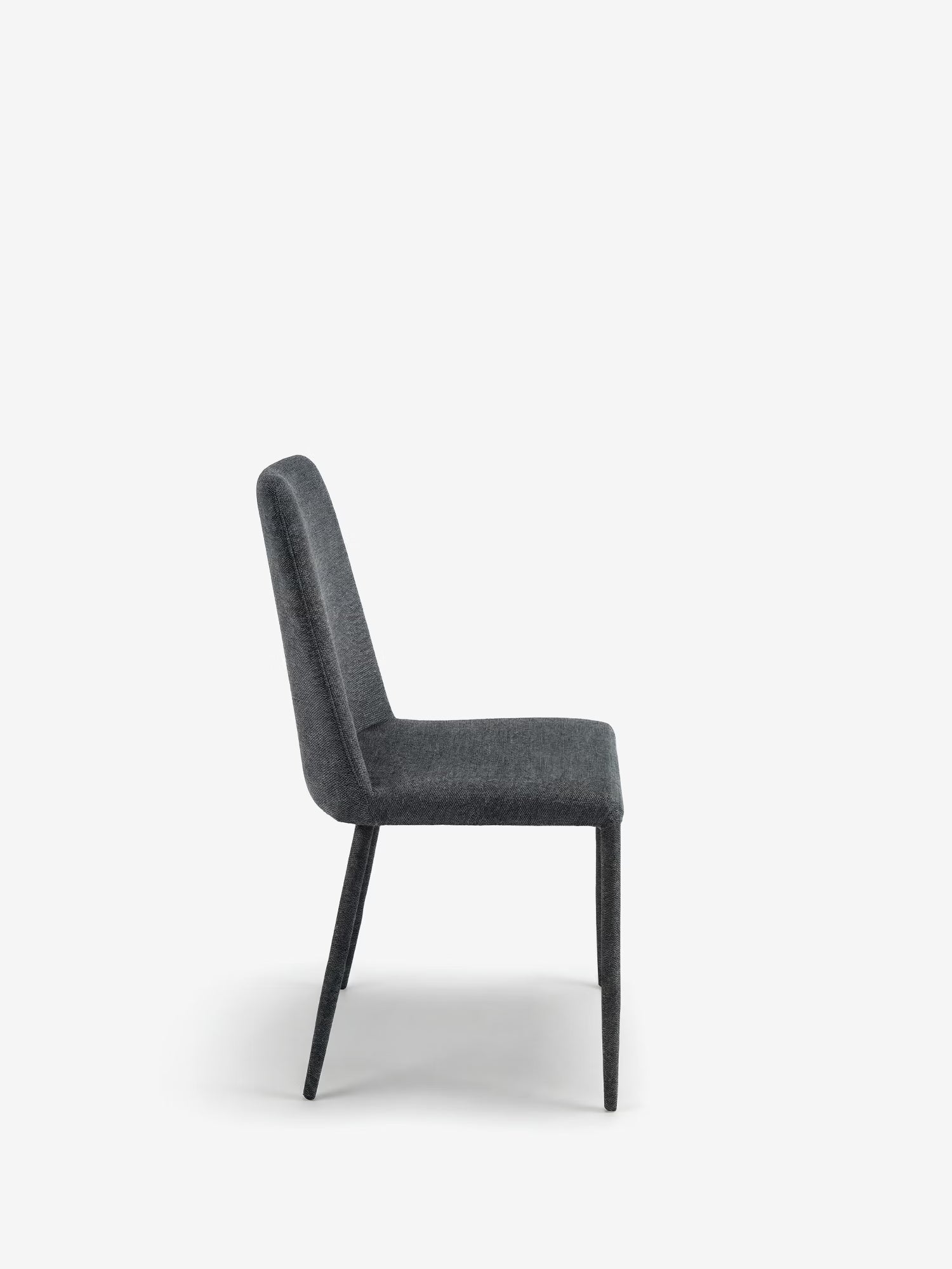 Ettore Chaise rembourrée entièrement recouverte de tissu - design élégant et contemporain