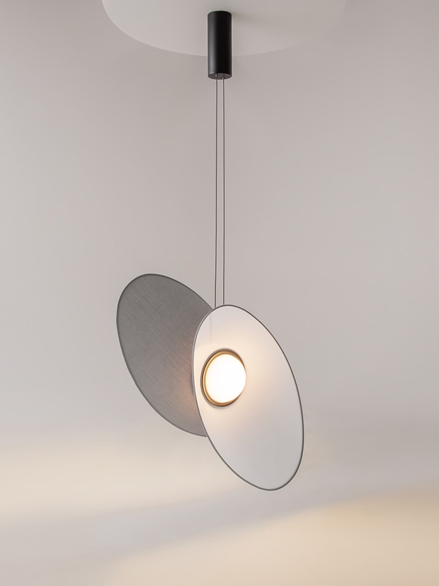 Evolution Suspension design LED avec abat-jour orientable en tissu en 3 couleurs
