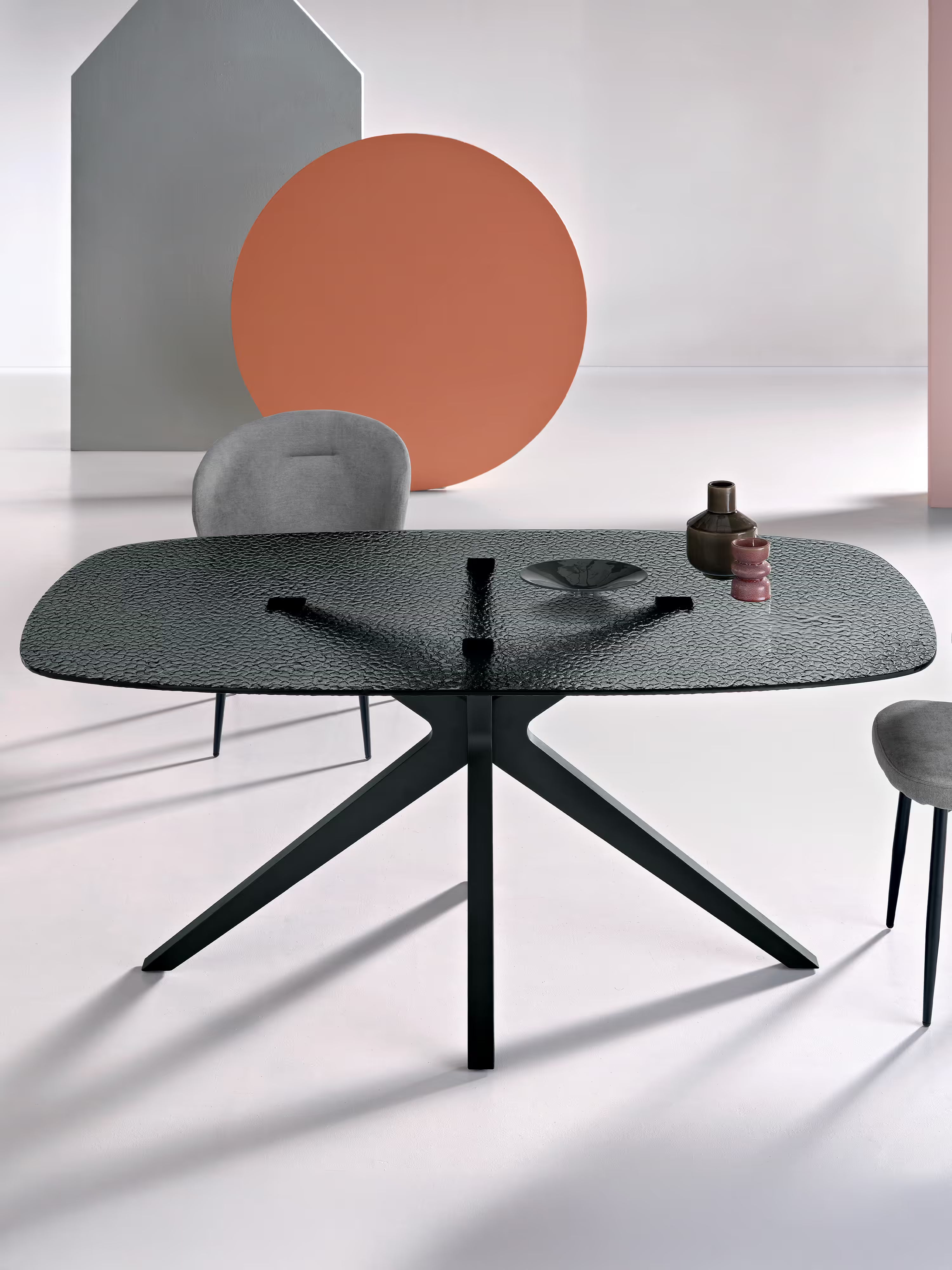 Fever Designer table with hammered smoked glass top – black metal base 180 x 100 cm
