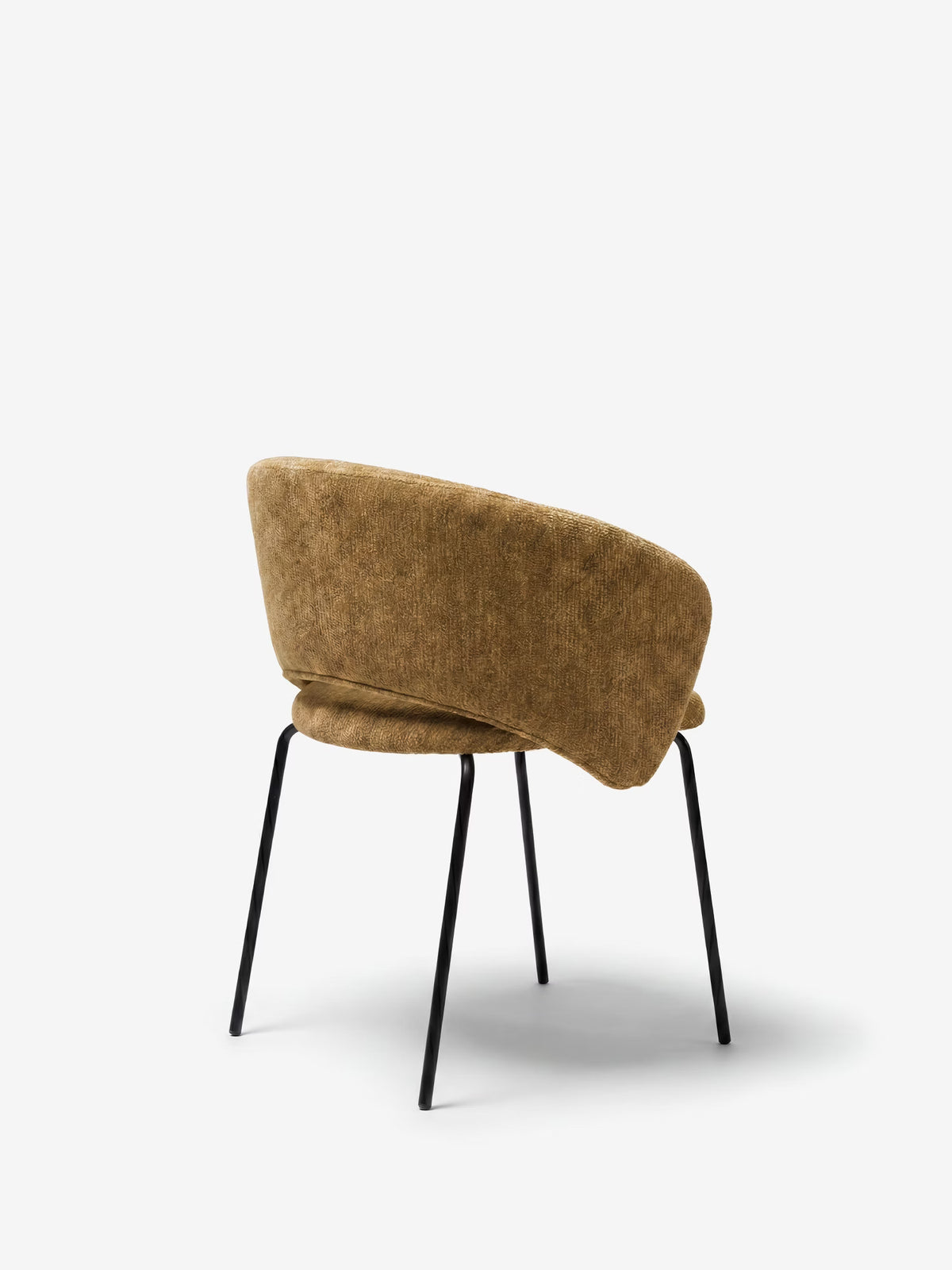 Fosca Sedia imbottita di design in morbido tessuto con braccioli e gambe in metallo nero
