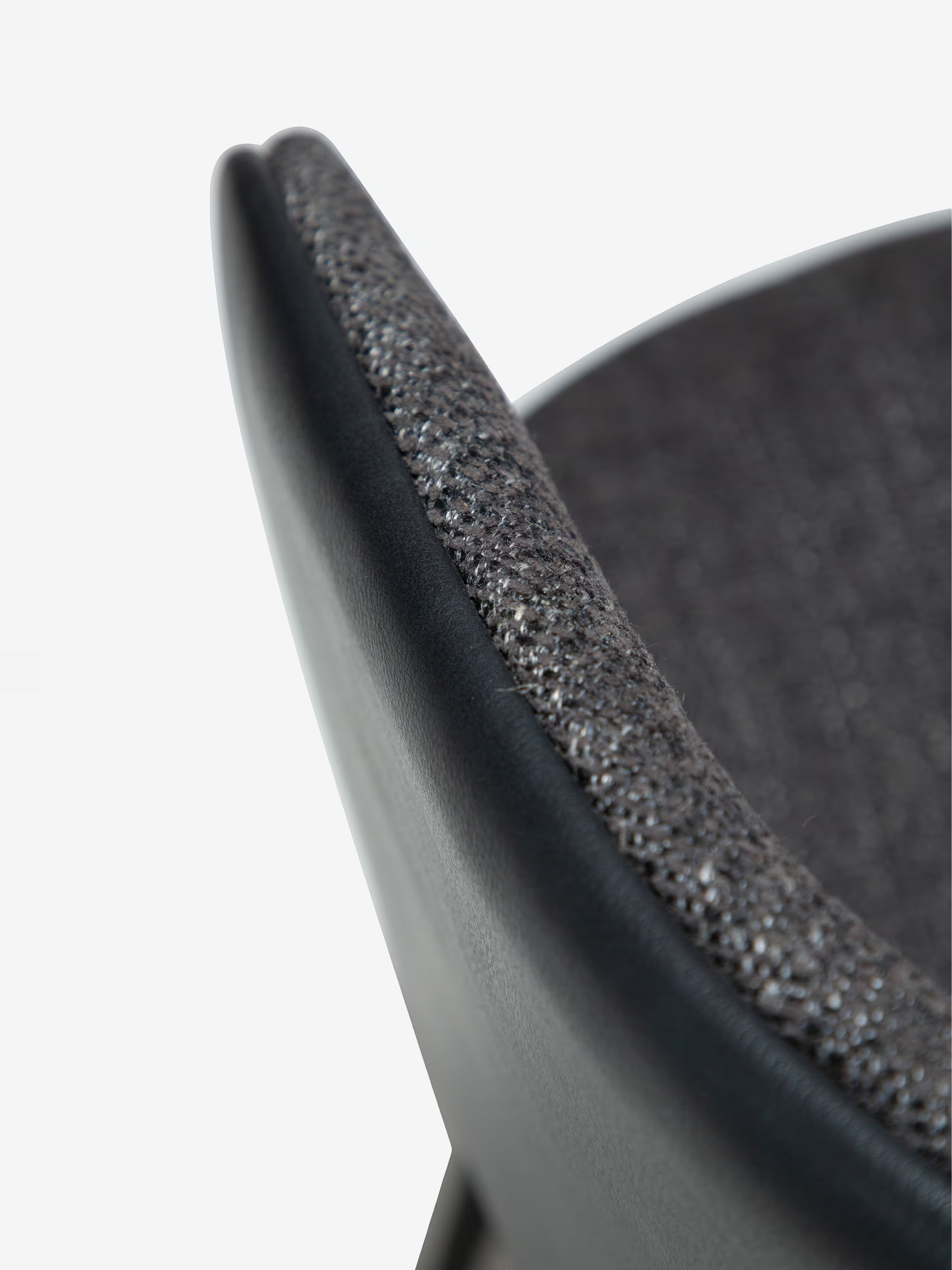 HEY Chaise avec accoudoirs en tissu bouclé et cuir synthétique avec pieds en métal
