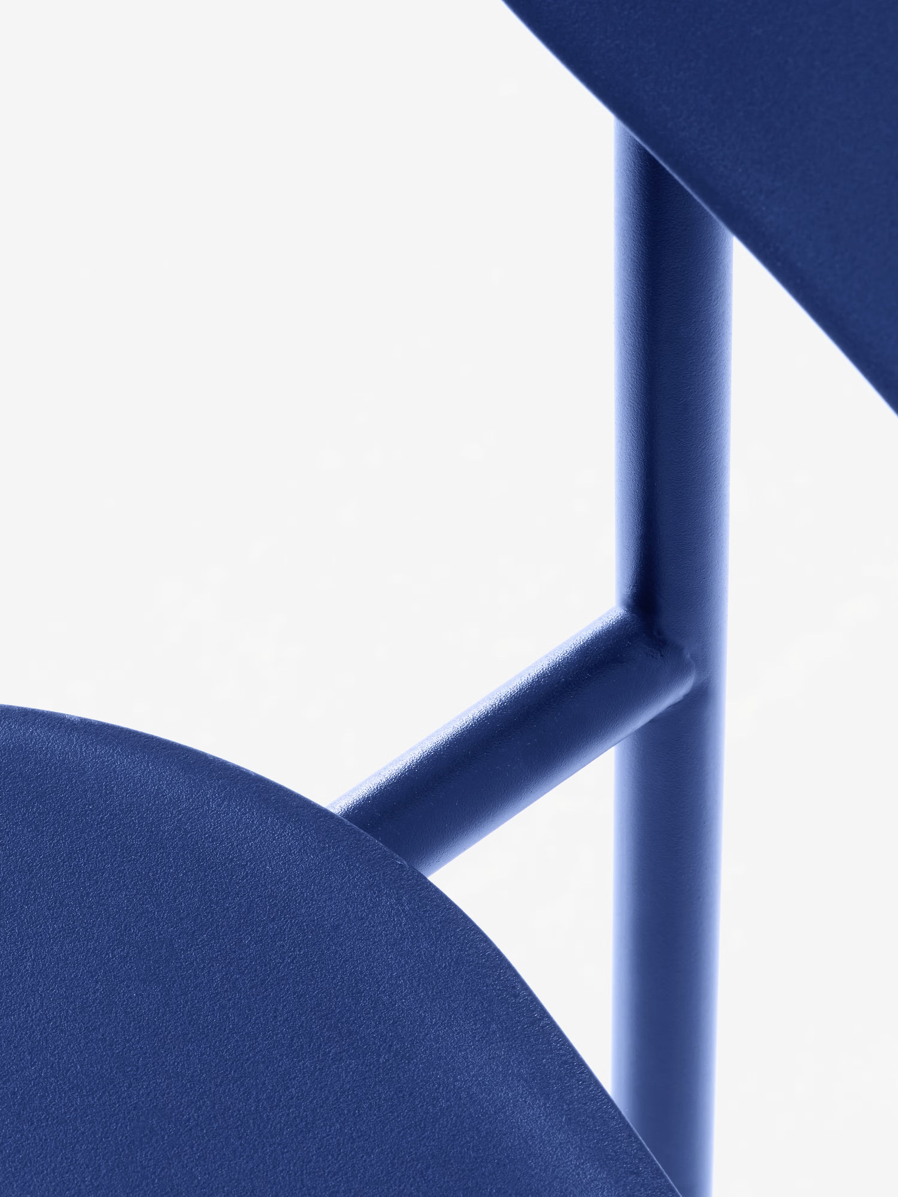 Kirkland Stuhl aus farbigem Polyethylen mit passendem Metallgestell