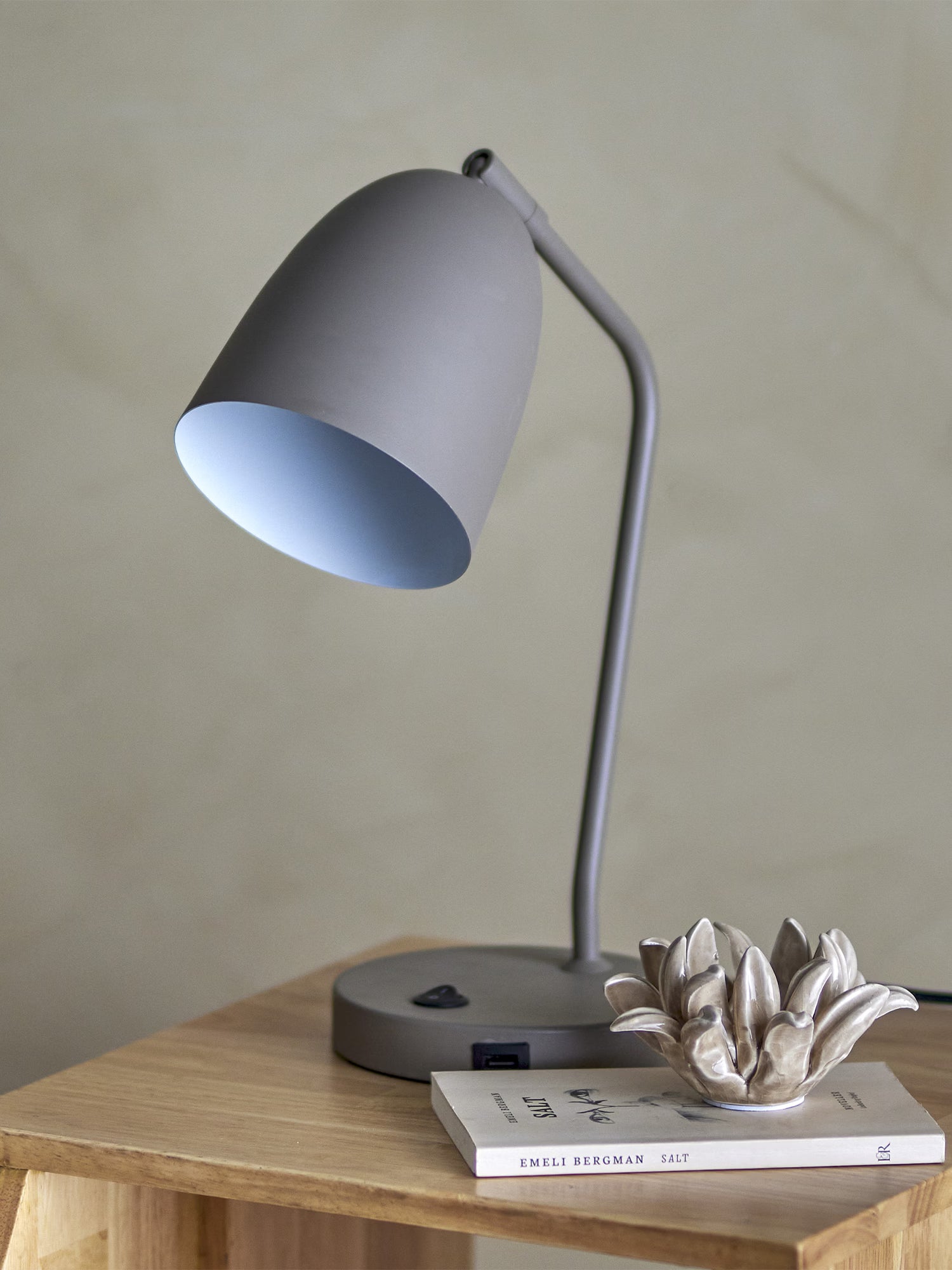Lemar Lampada da tavolo in metallo grigio - porta USB e paralume orientabile