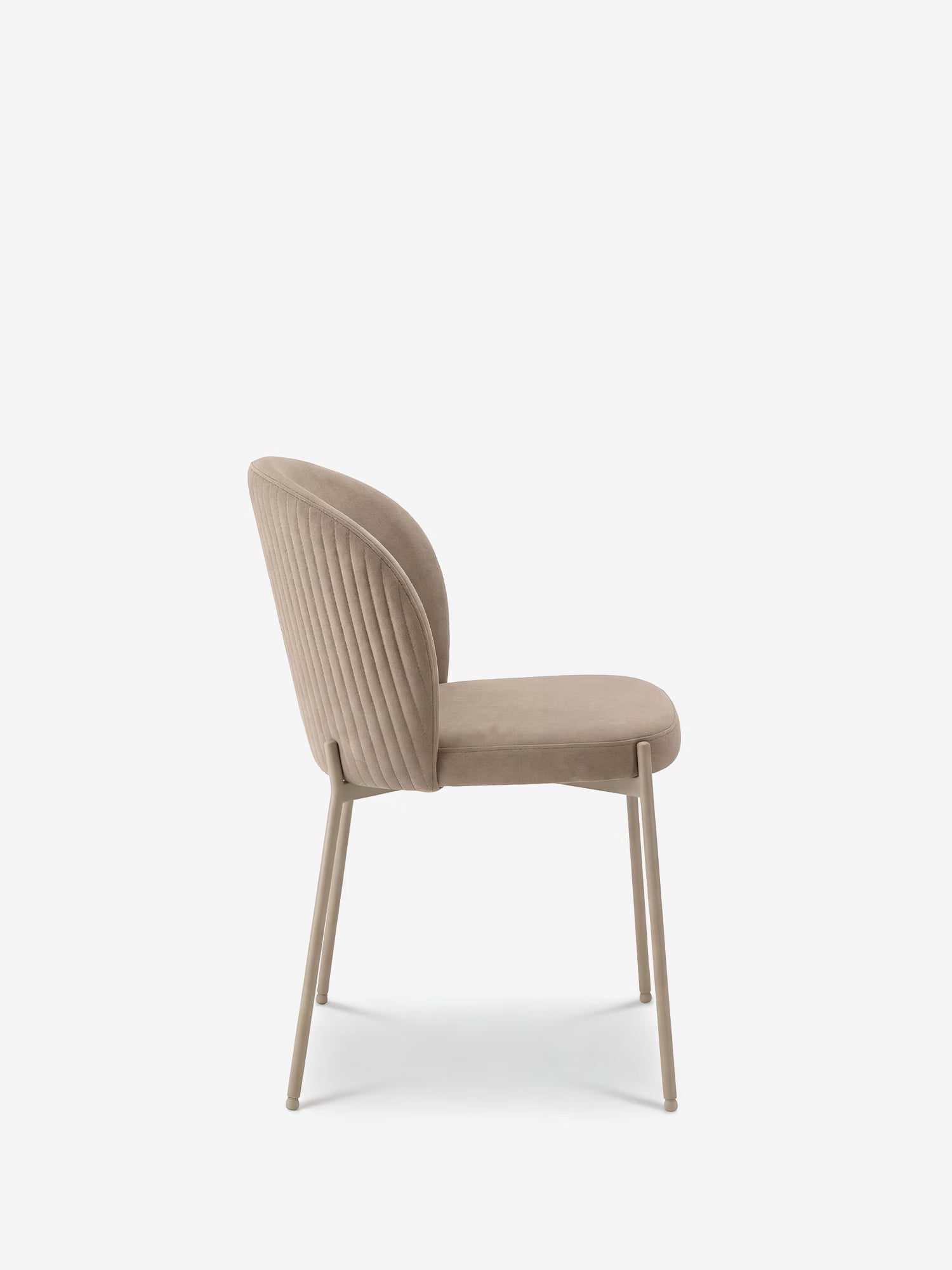 Meggie Chaise rembourrée avec travail canné en tissu et pieds en métal