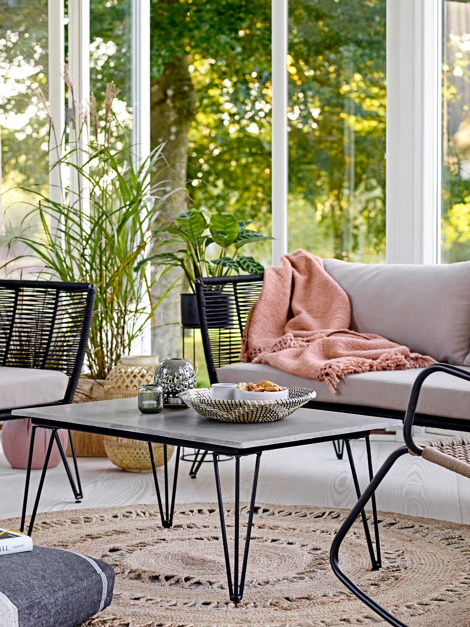 Mundo Sofa für den Außenbereich aus schwarzem Metall und geflochtenem Seil 175 cm