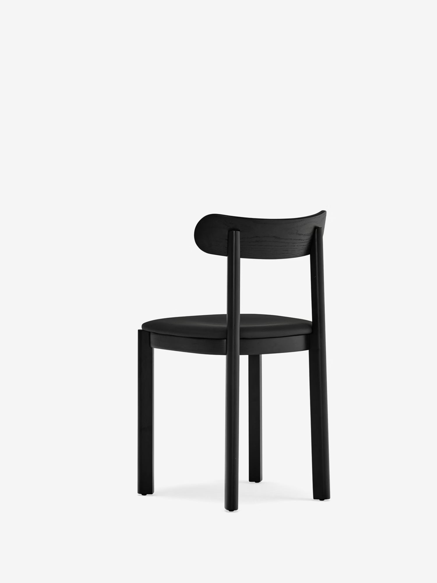 Nara Chaise en frêne et bois massif avec assise rembourrée en cuir vegan