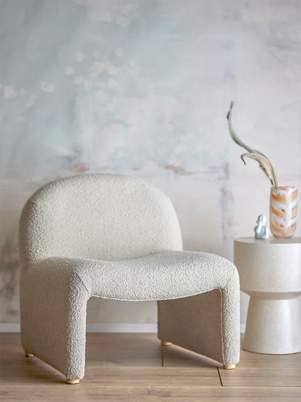 Neel Poltroncina lounge in tessuto bouclé color Naturale bianco sporco - struttura in legno FSC®