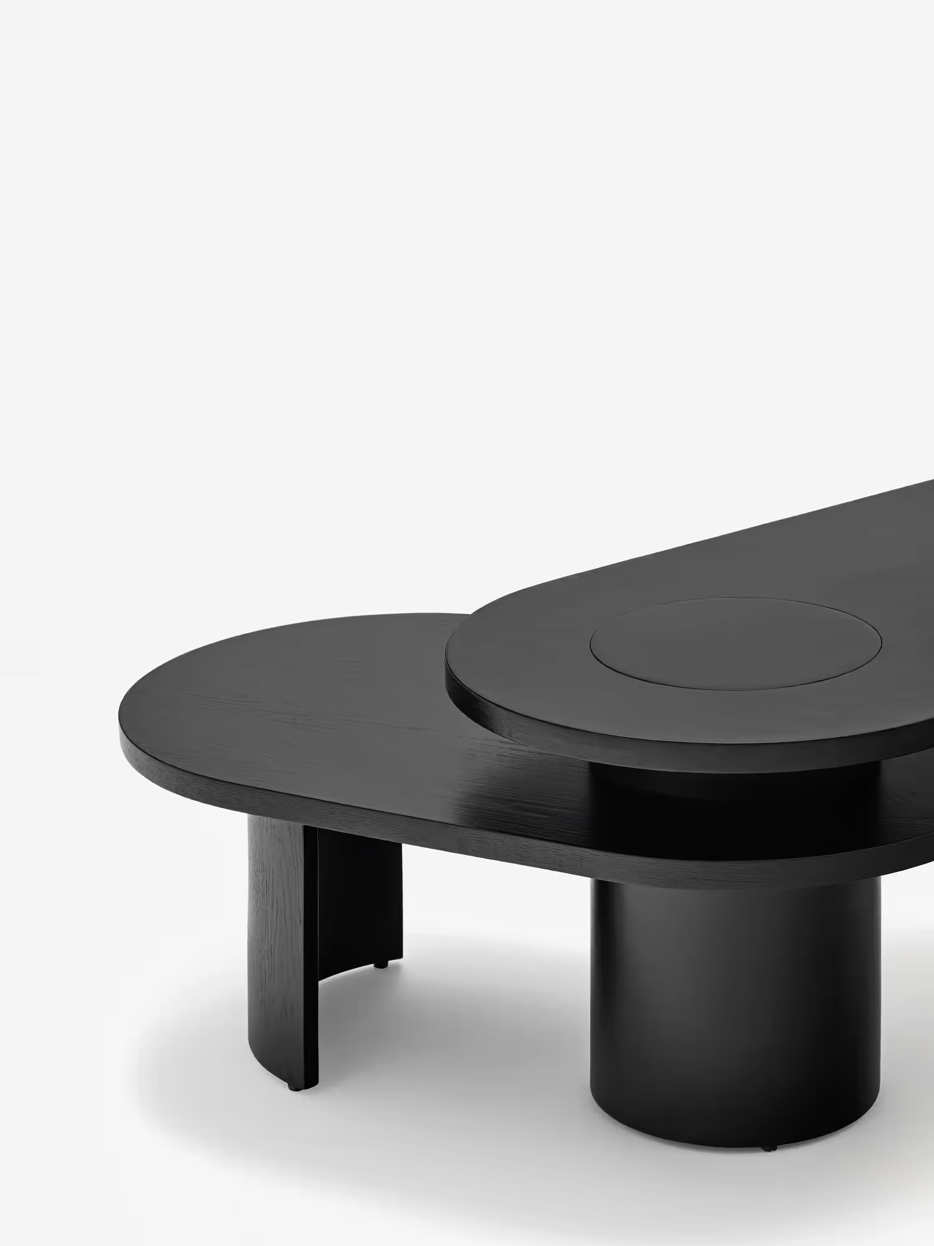 Nori Ovaler Design-Couchtisch mit zwei Ebenen - 120 cm