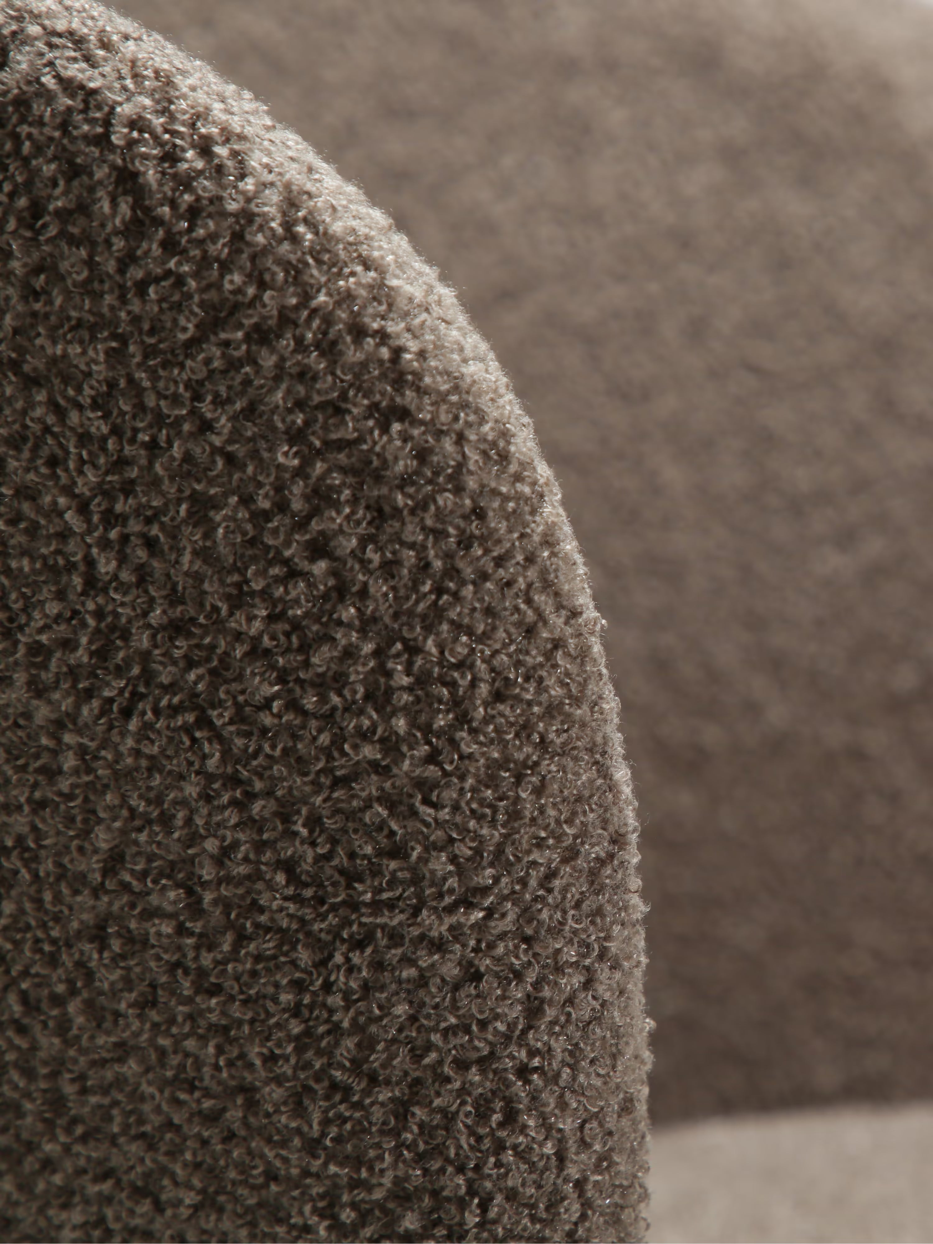 Orbit - Chaise rembourrée en bouclé RPES durable avec pieds en métal