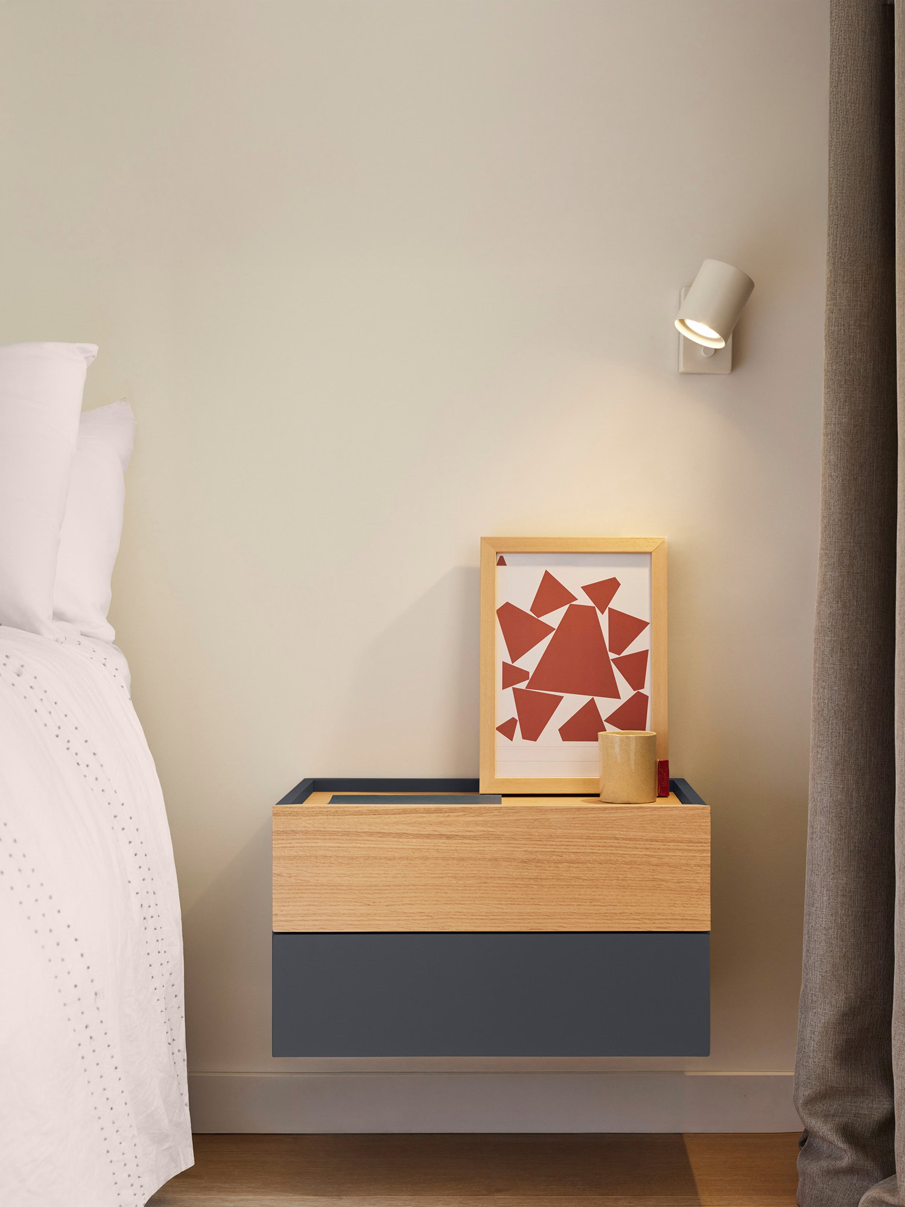Otto comodino sospeso in rovere naturale e mdf grigio antracite – 50 x 29 cm
