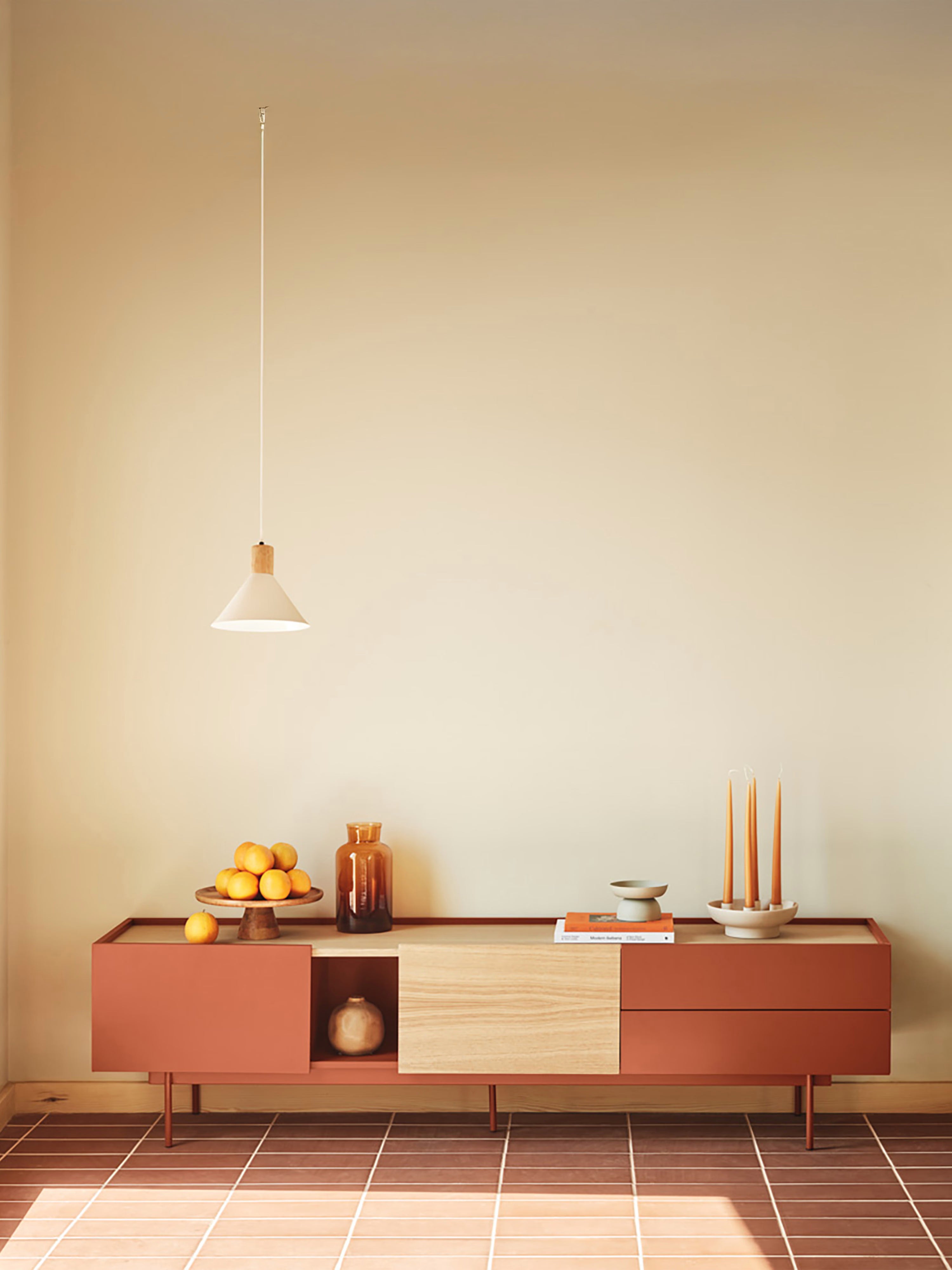 Otto mueble TV con 2 puertas y 2 cajones en roble y metal terracota 180 x 45 cm