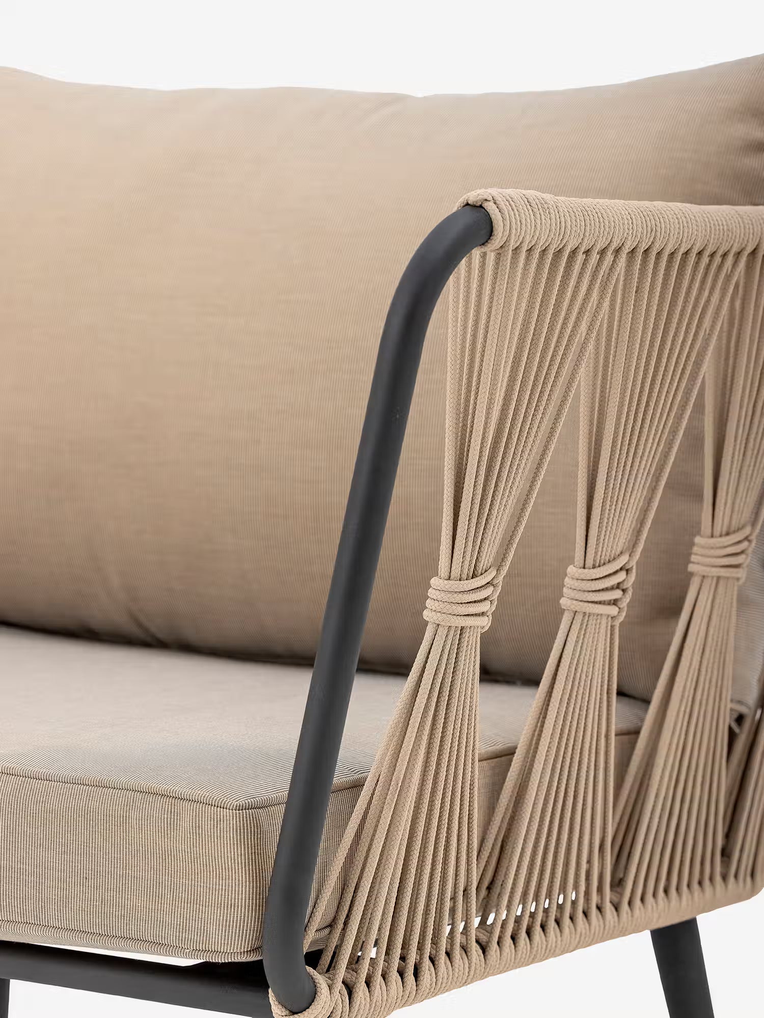 Pavone Outdoor armchair in black metal and beige woven rope - minimal Nordic design