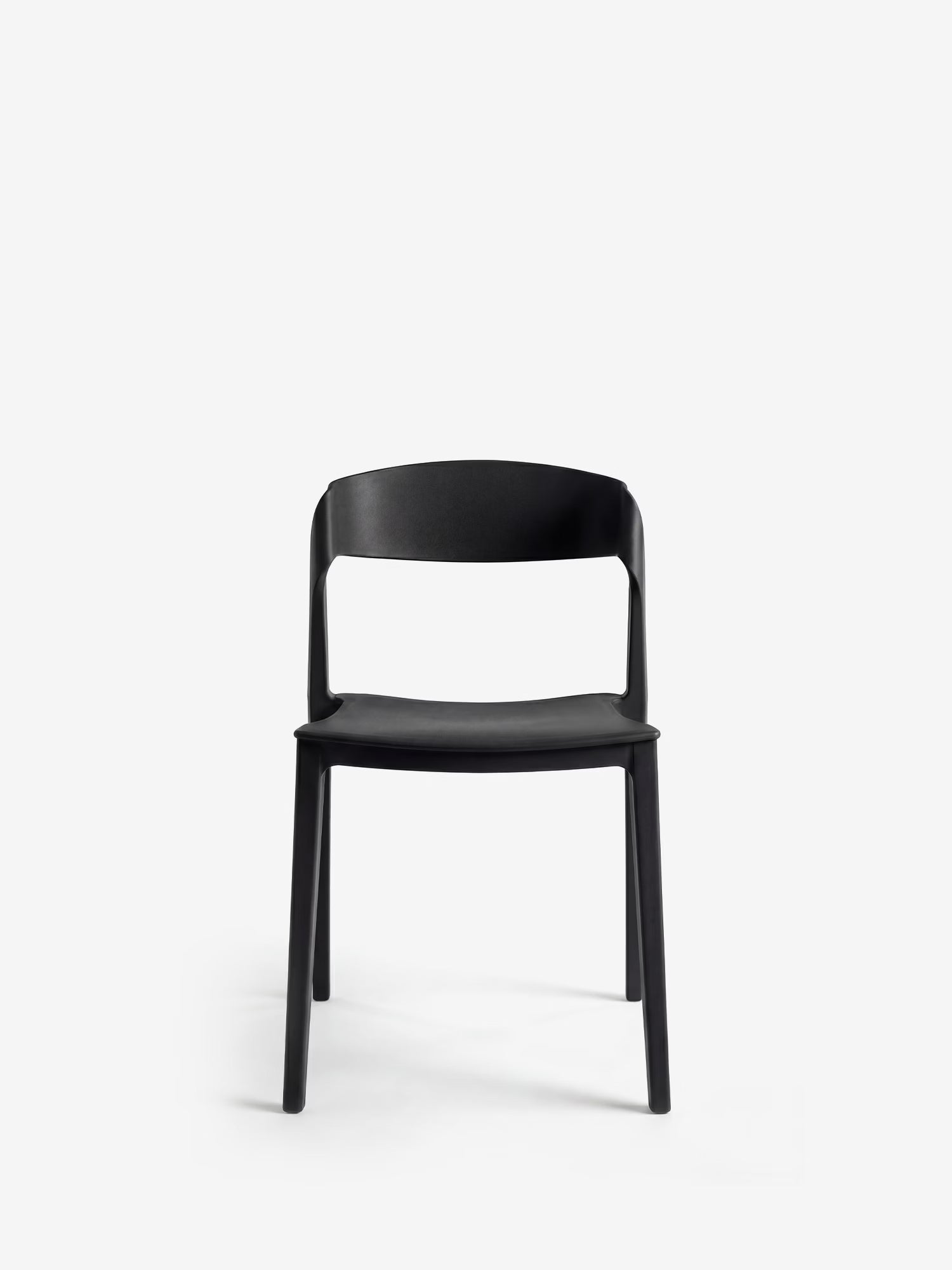 Perla Silla apilable de polipropileno con diseño moderno y versátil