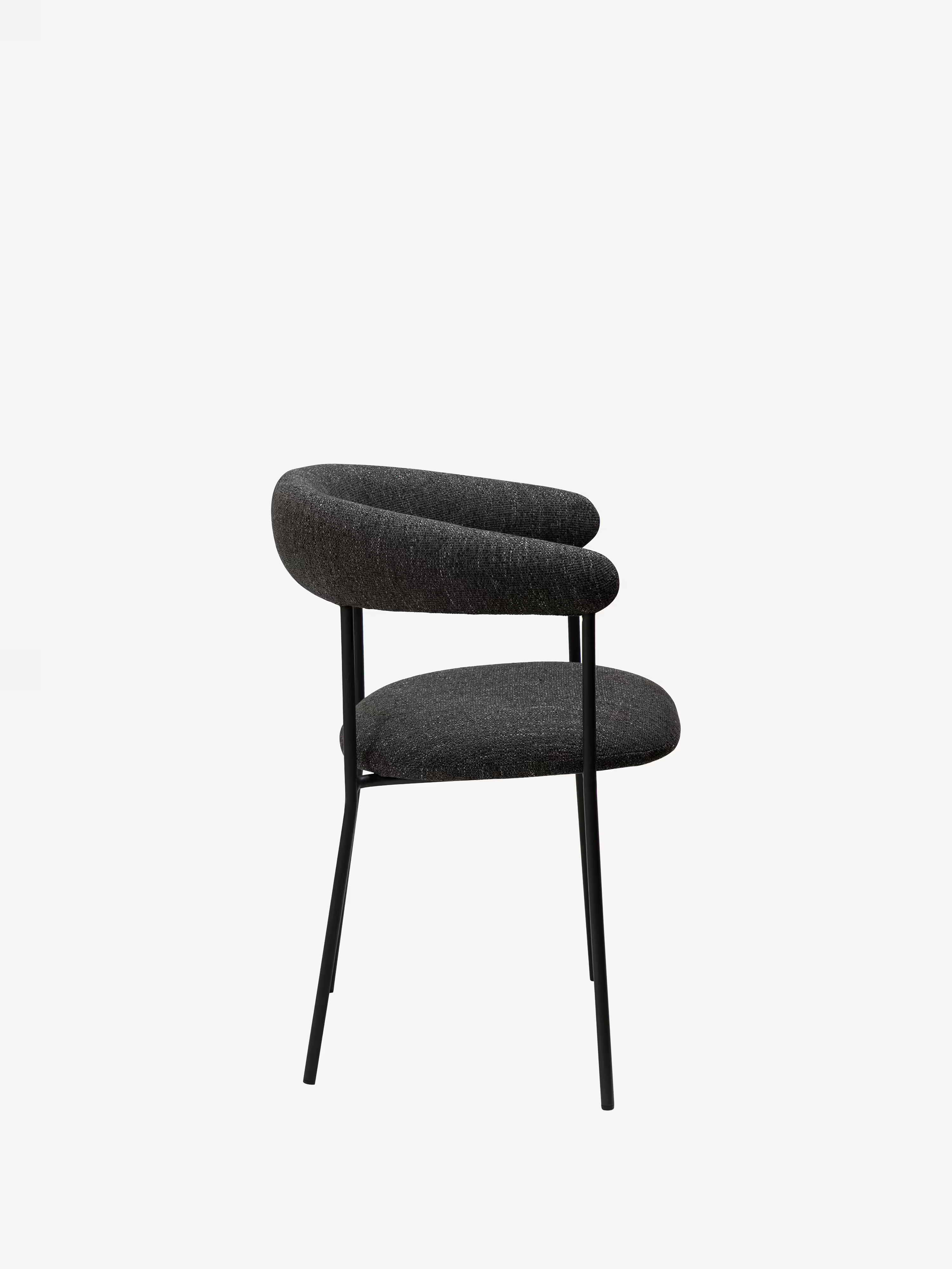 Plenti Chaise avec accoudoirs en tissu bouclé et structure en métal - design léger et élégant