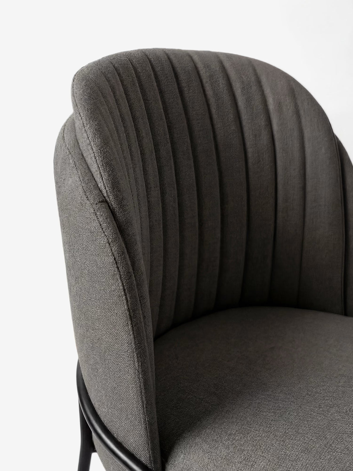 Plissé upholstered chair in waterproof cream fabric - pleated backrest and black metal legs