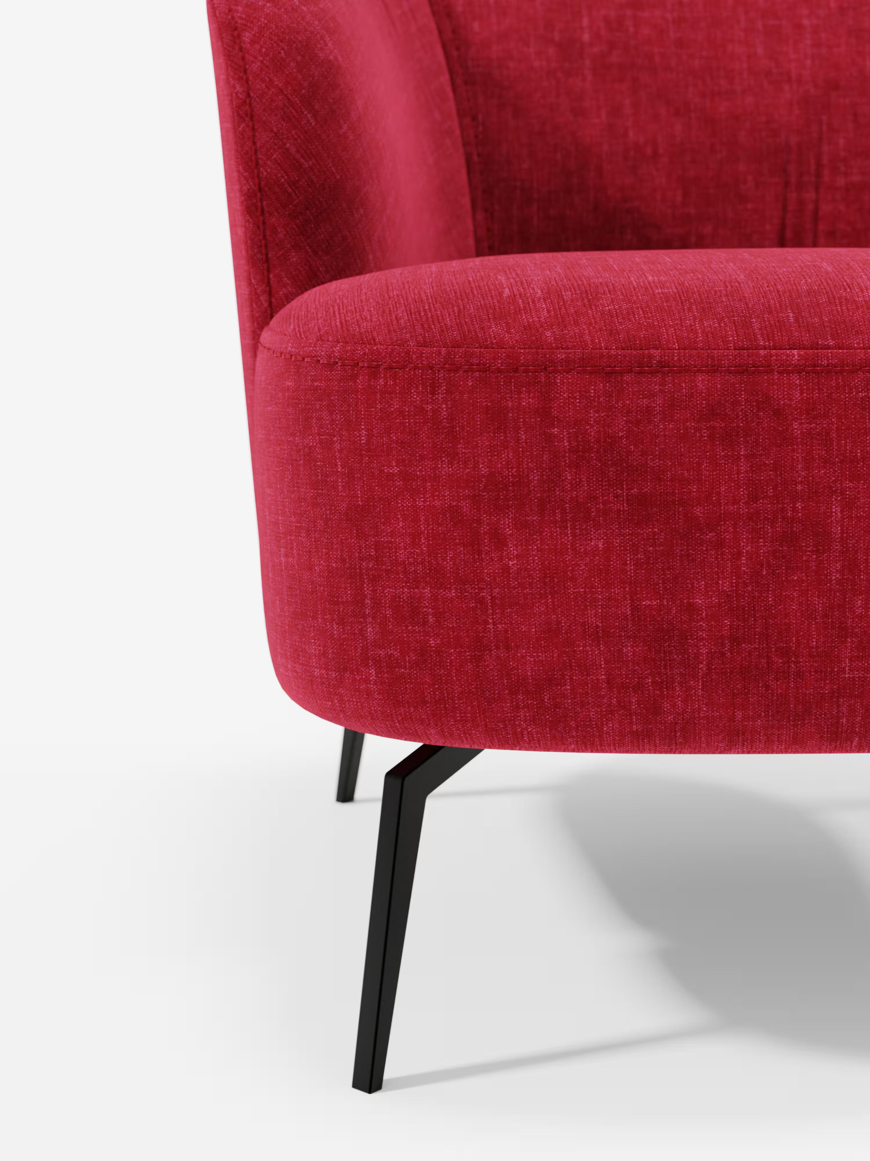 Renoa poltroncina moderna con influenze retrò in morbida ciniglia smacchiabile