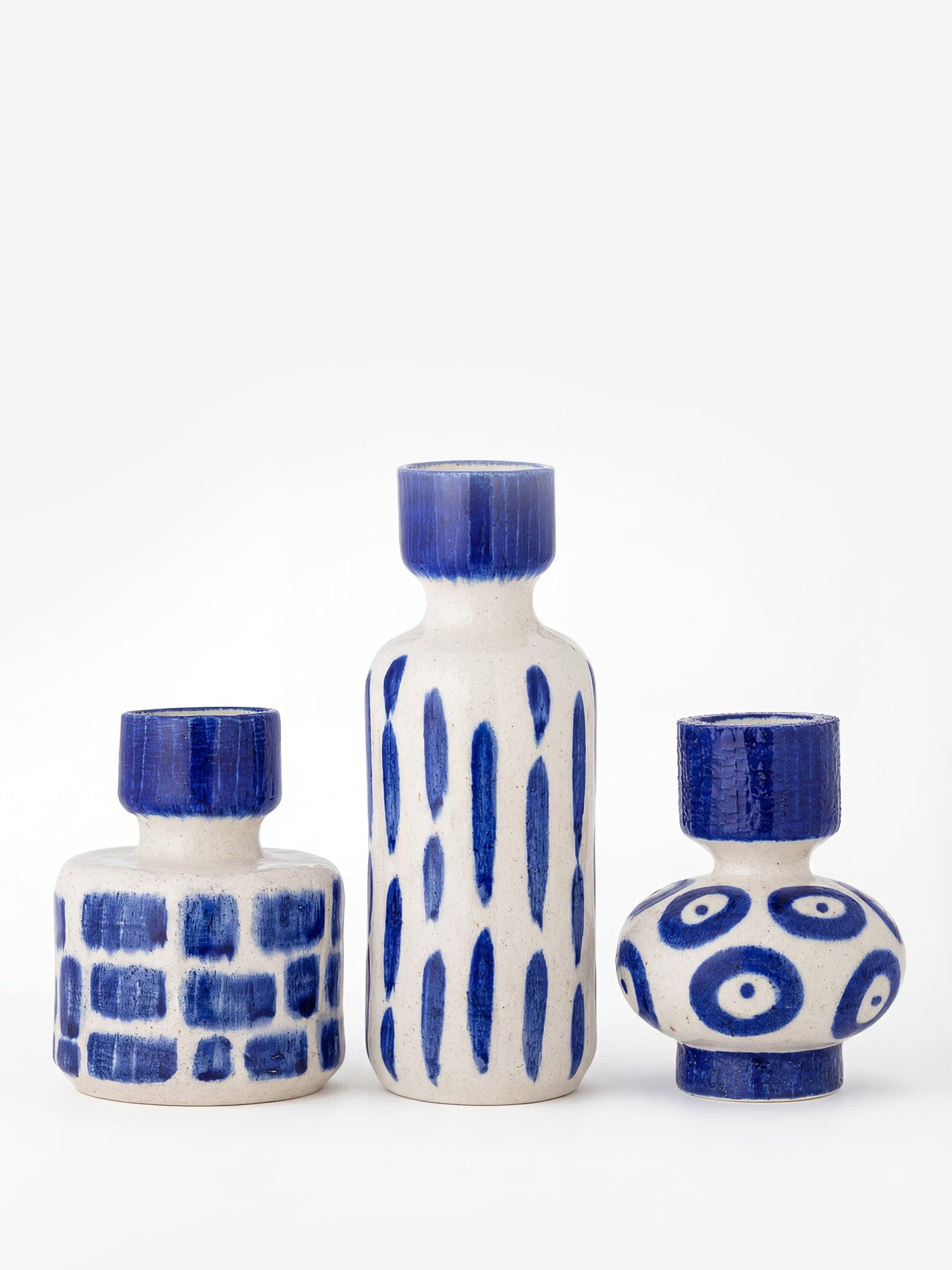 Romane set de 3 jarrones decorativos de gres azul y blanco pintados a mano